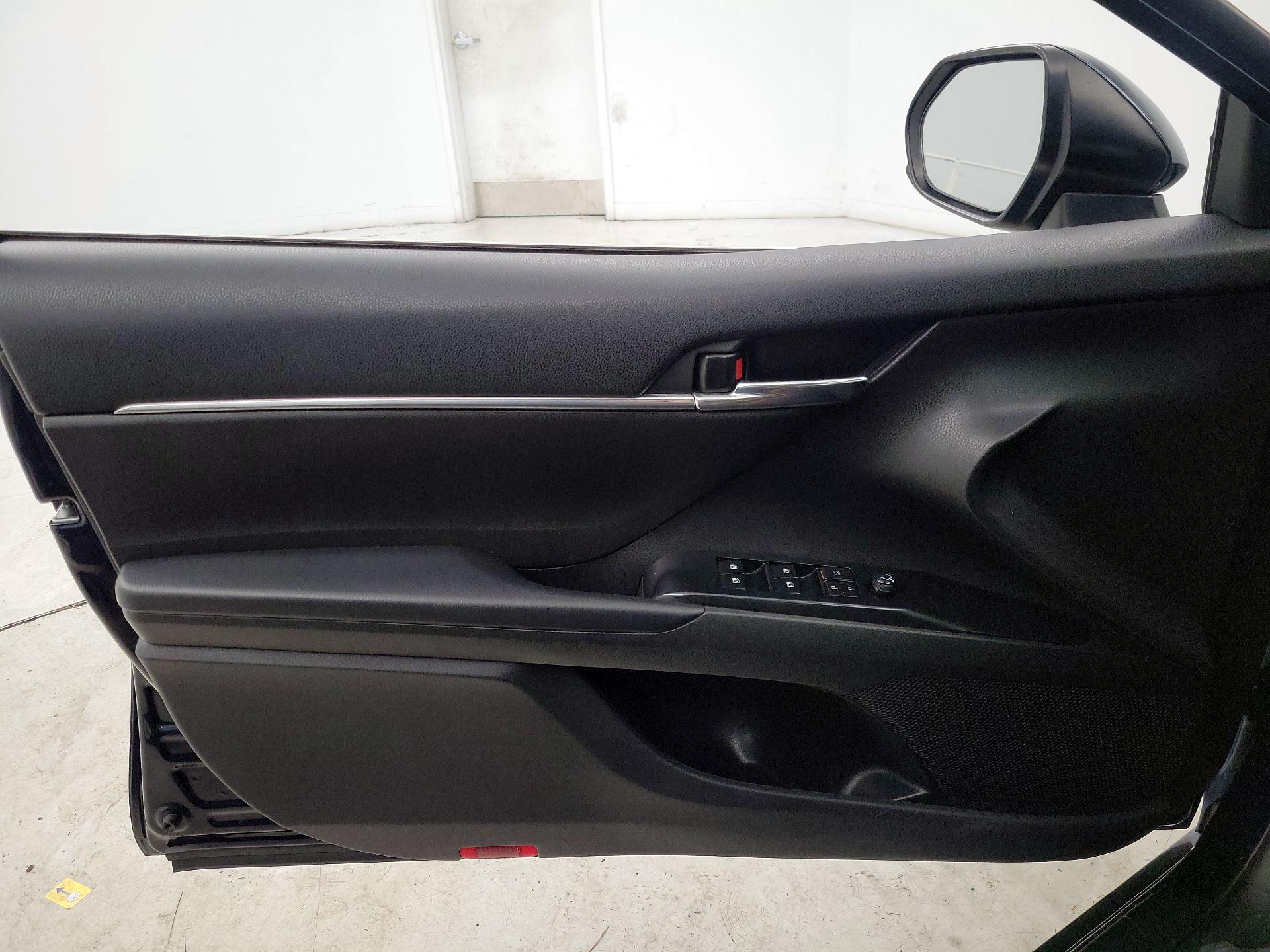 Thumbnail: 2020 Toyota Camry - 12