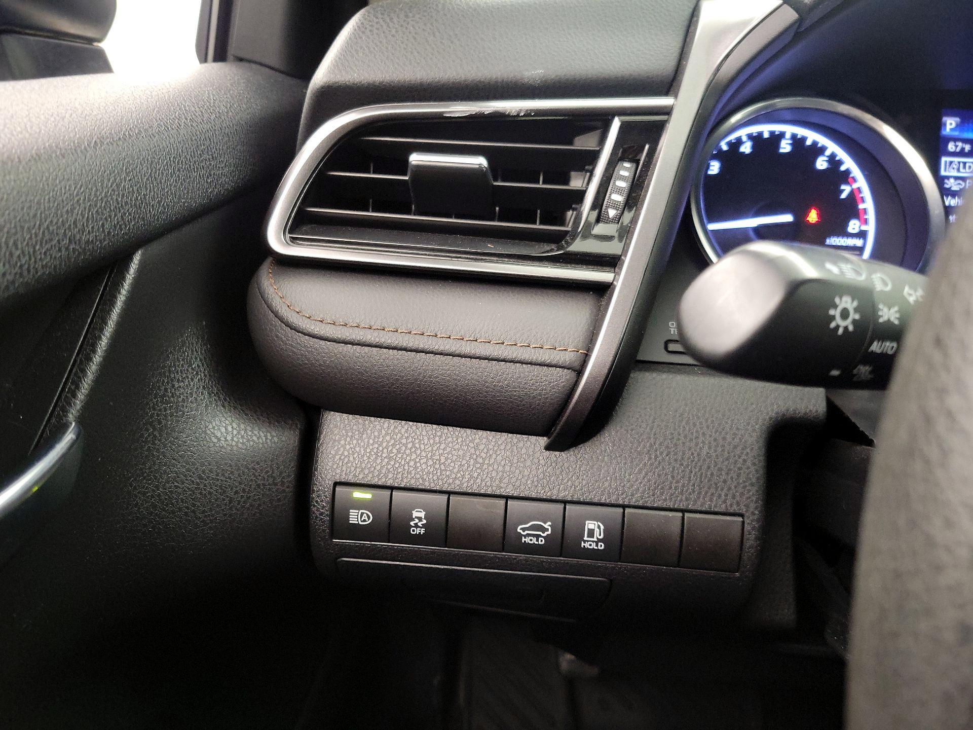 Thumbnail: 2020 Toyota Camry - 13