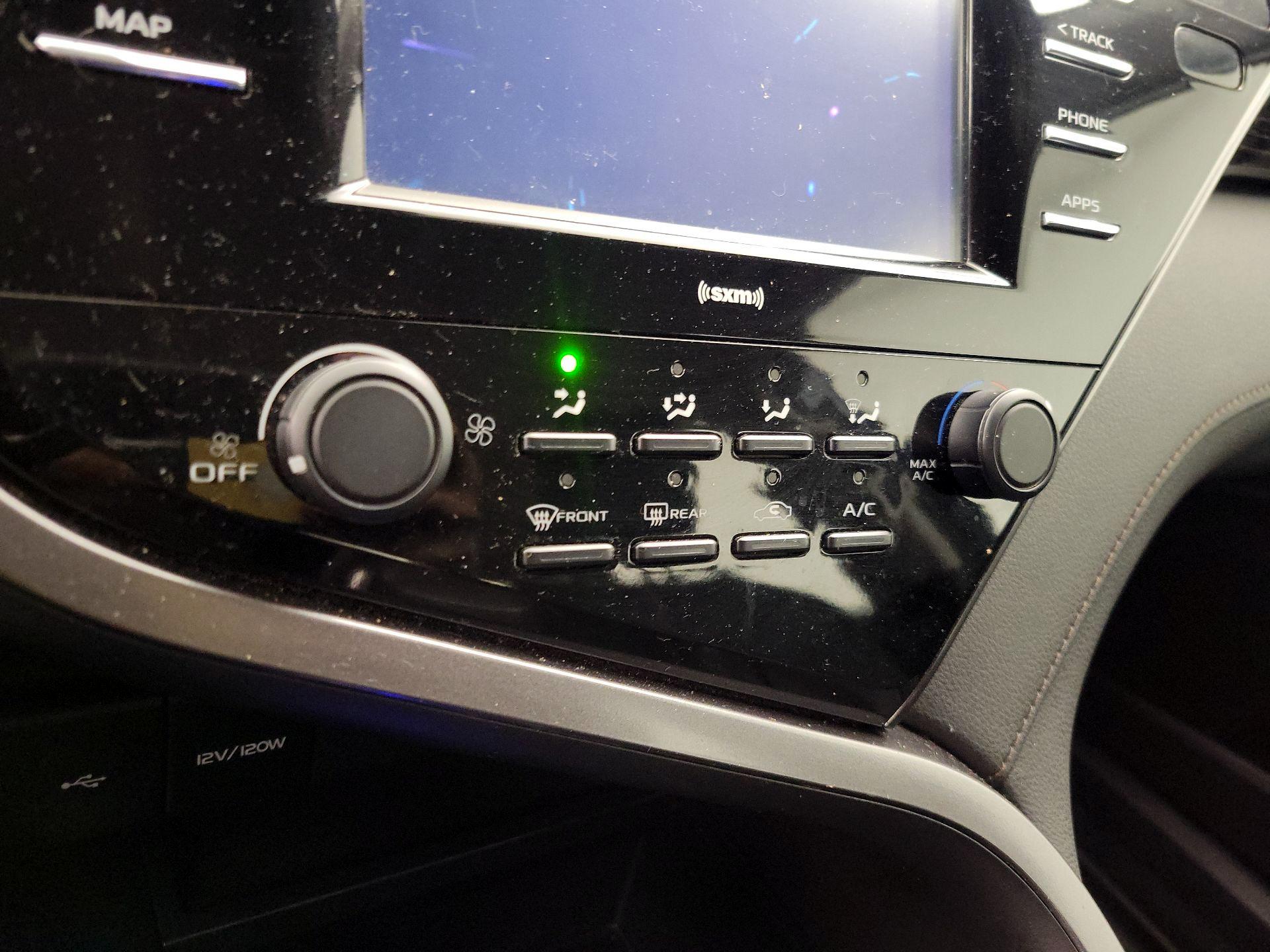 Thumbnail: 2020 Toyota Camry - 16