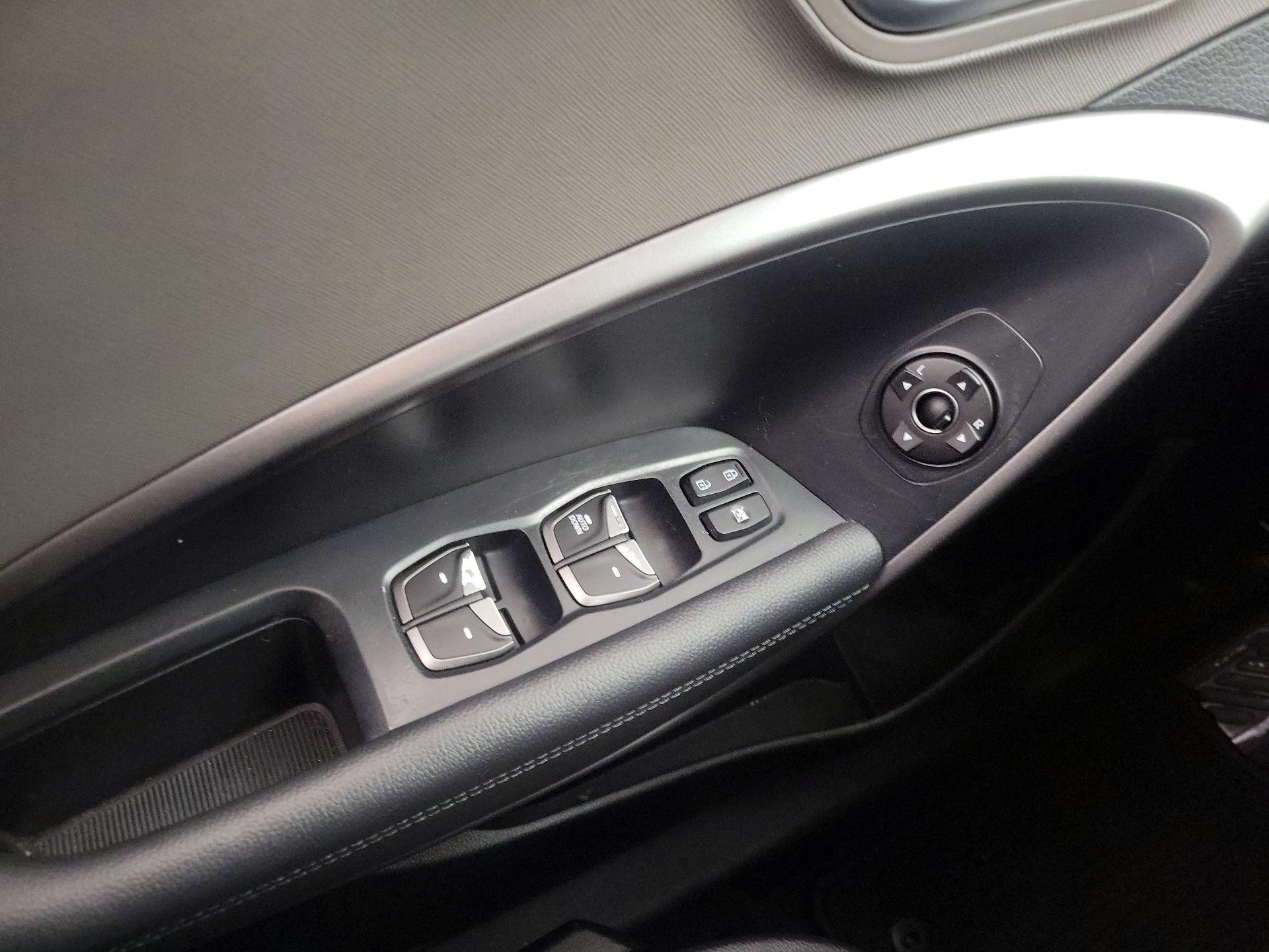 Thumbnail: 2018 Hyundai Santa Fe - 12