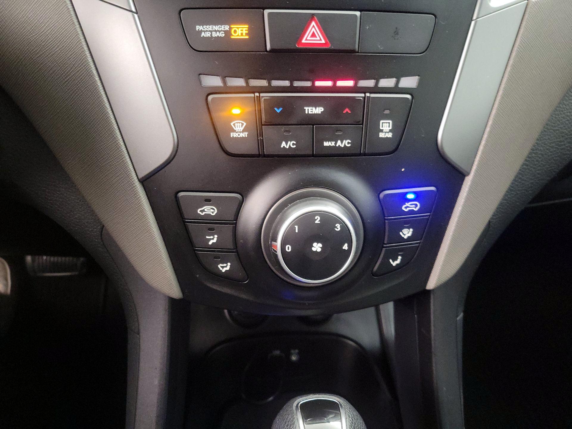 Thumbnail: 2018 Hyundai Santa Fe - 16