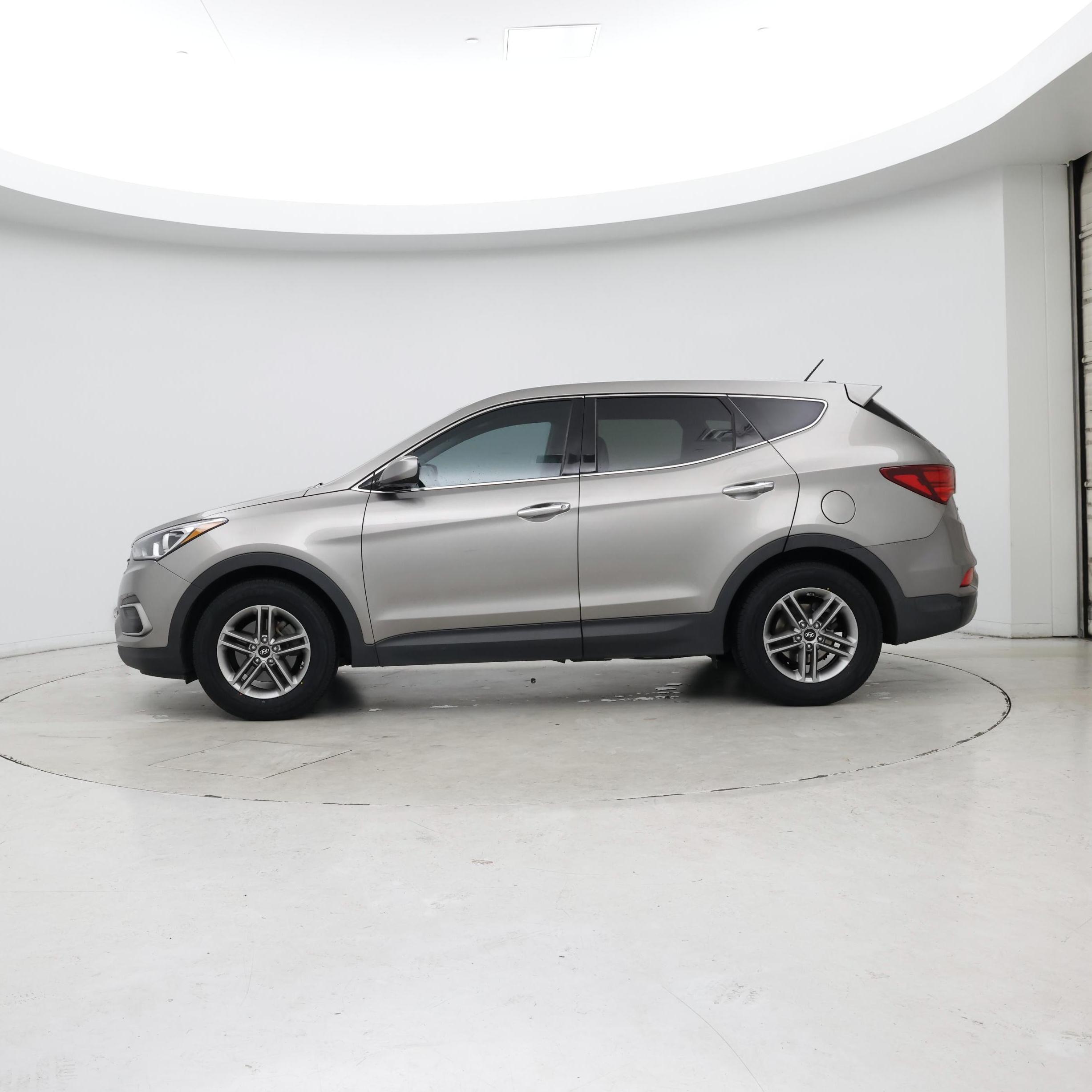 Thumbnail: 2018 Hyundai Santa Fe - 3