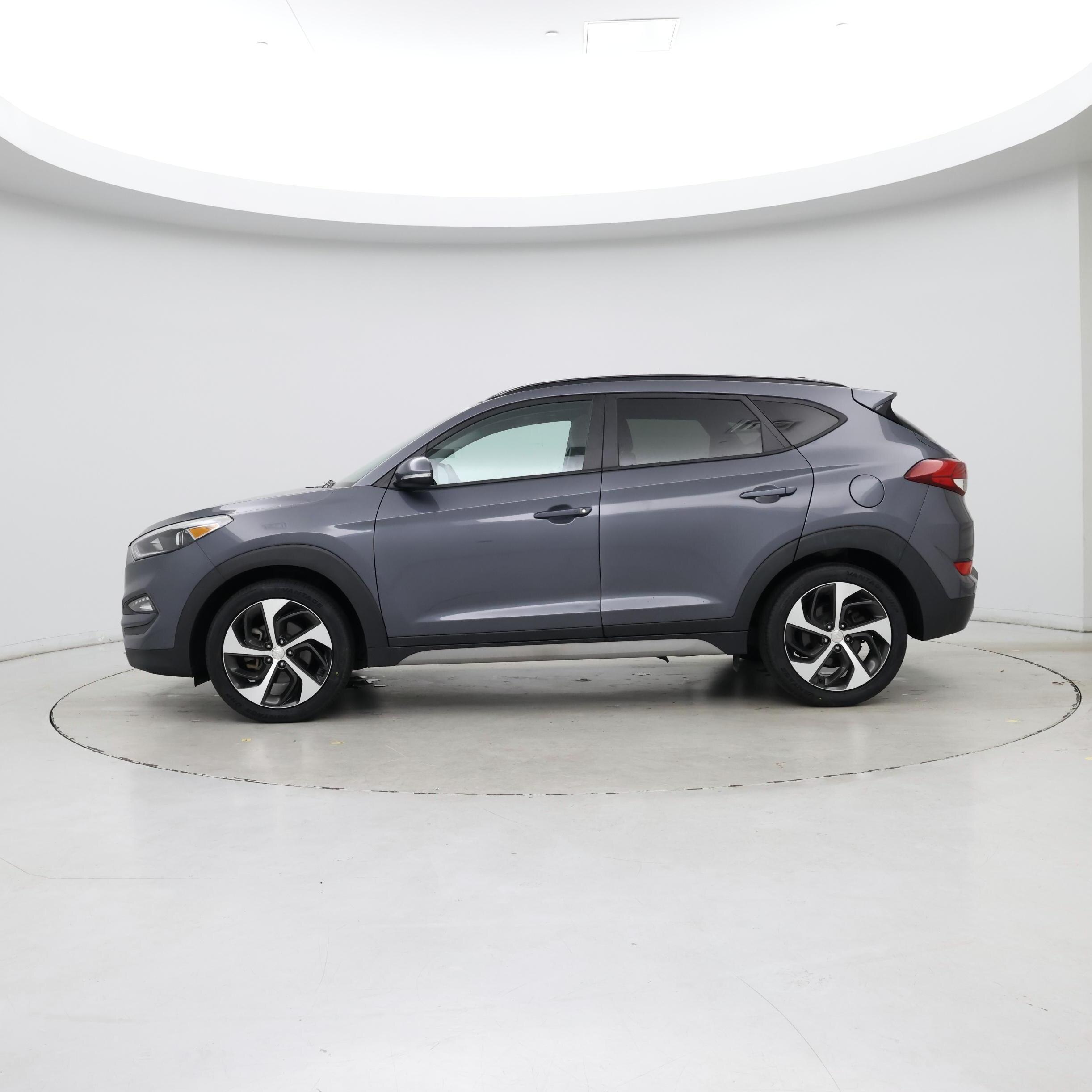 Thumbnail: 2018 Hyundai Tucson - 3