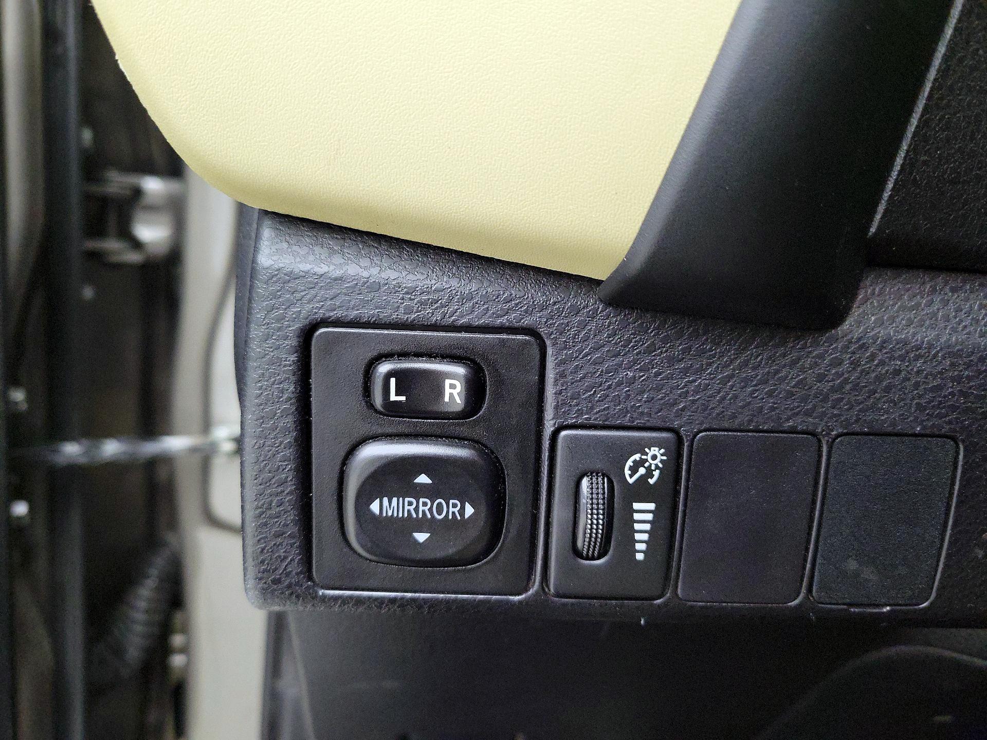 Thumbnail: 2018 Toyota Corolla - 13