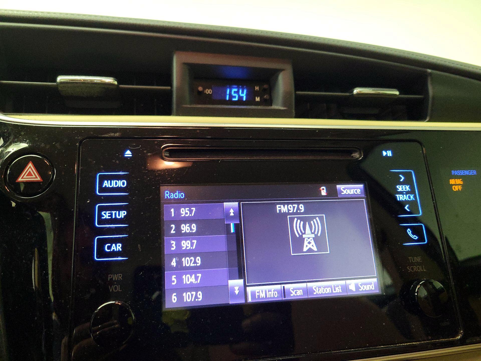 Thumbnail: 2018 Toyota Corolla - 15