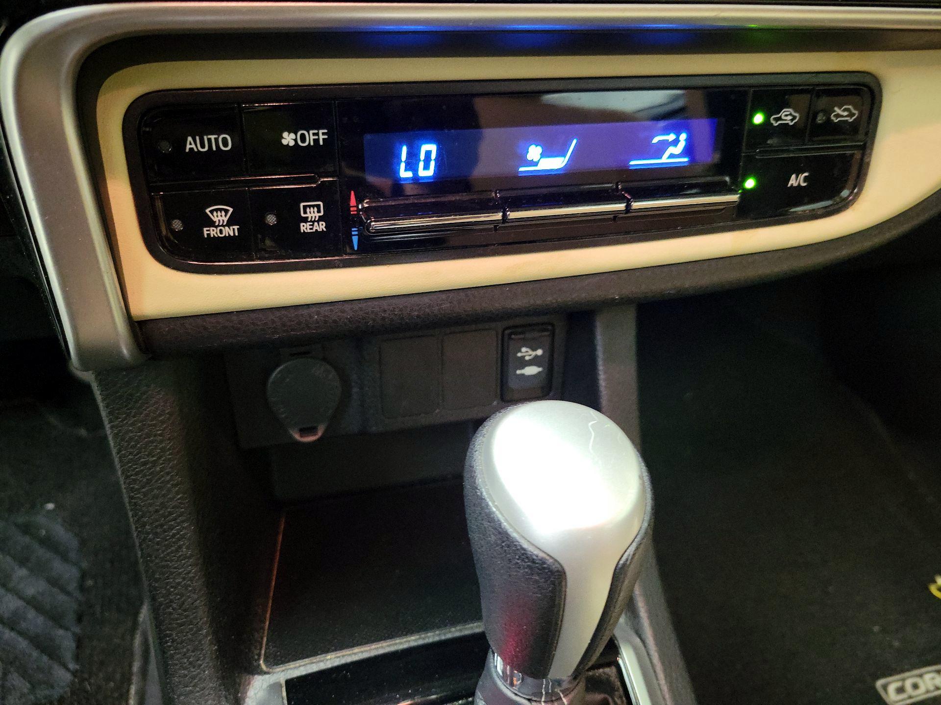 Thumbnail: 2018 Toyota Corolla - 16