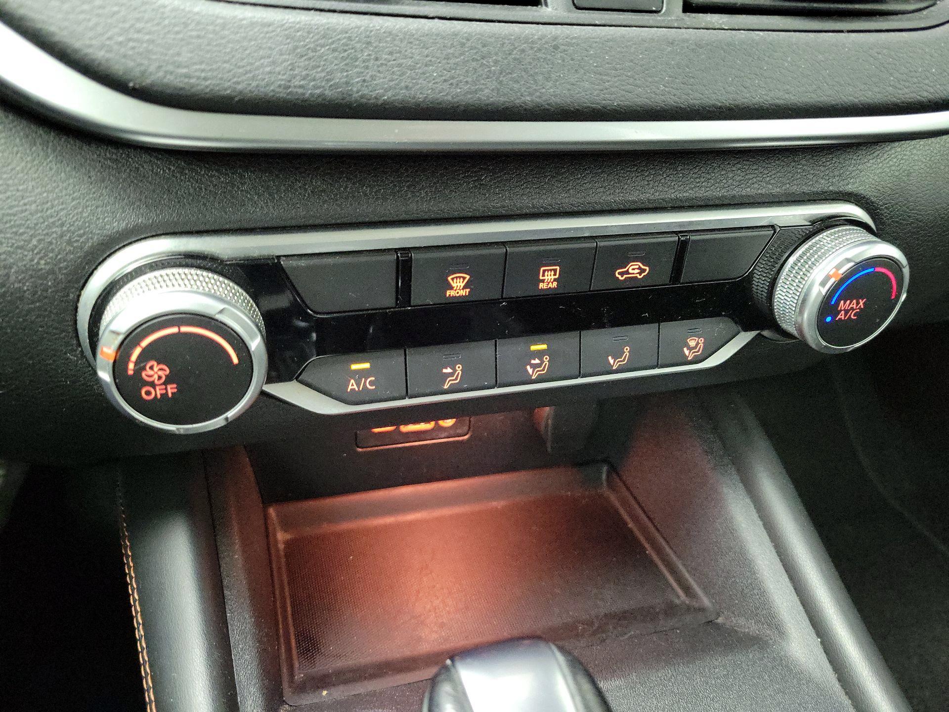 Thumbnail: 2020 Nissan Altima - 15