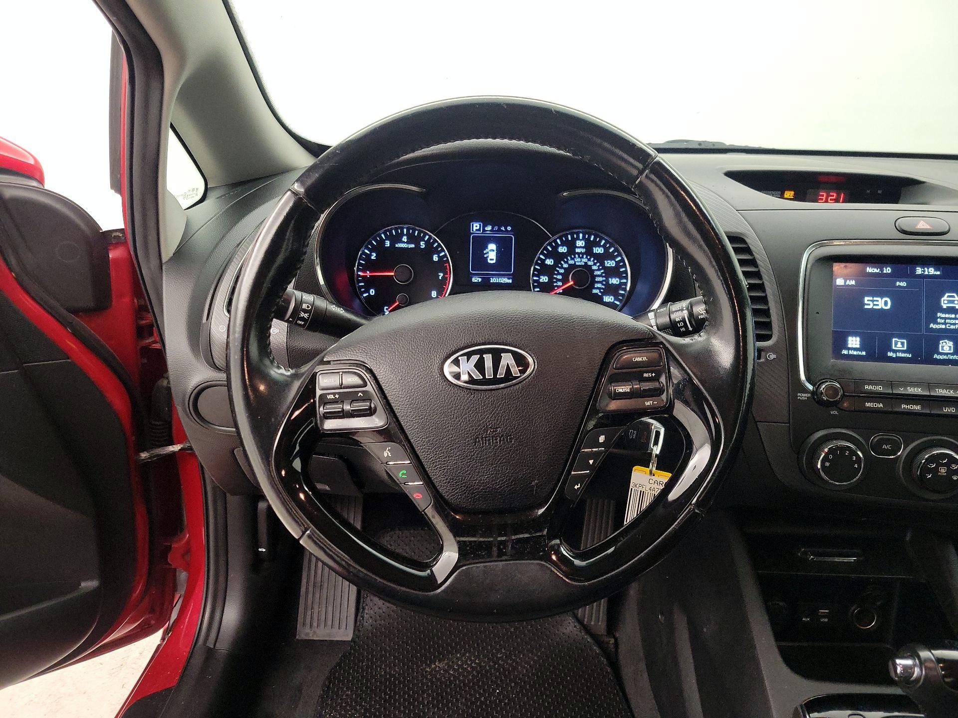 Thumbnail: 2017 Kia Forte - 10