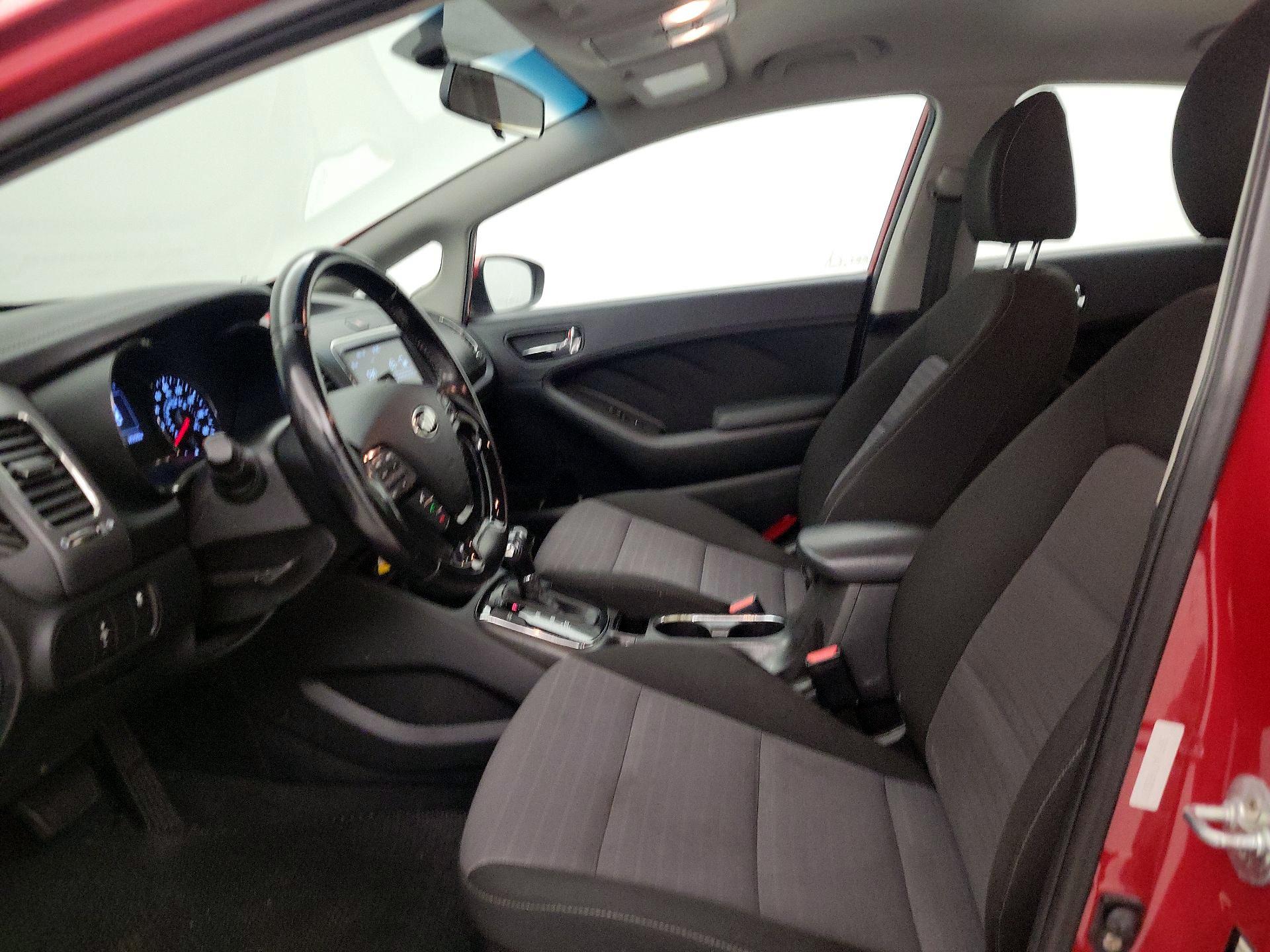 Thumbnail: 2017 Kia Forte - 11