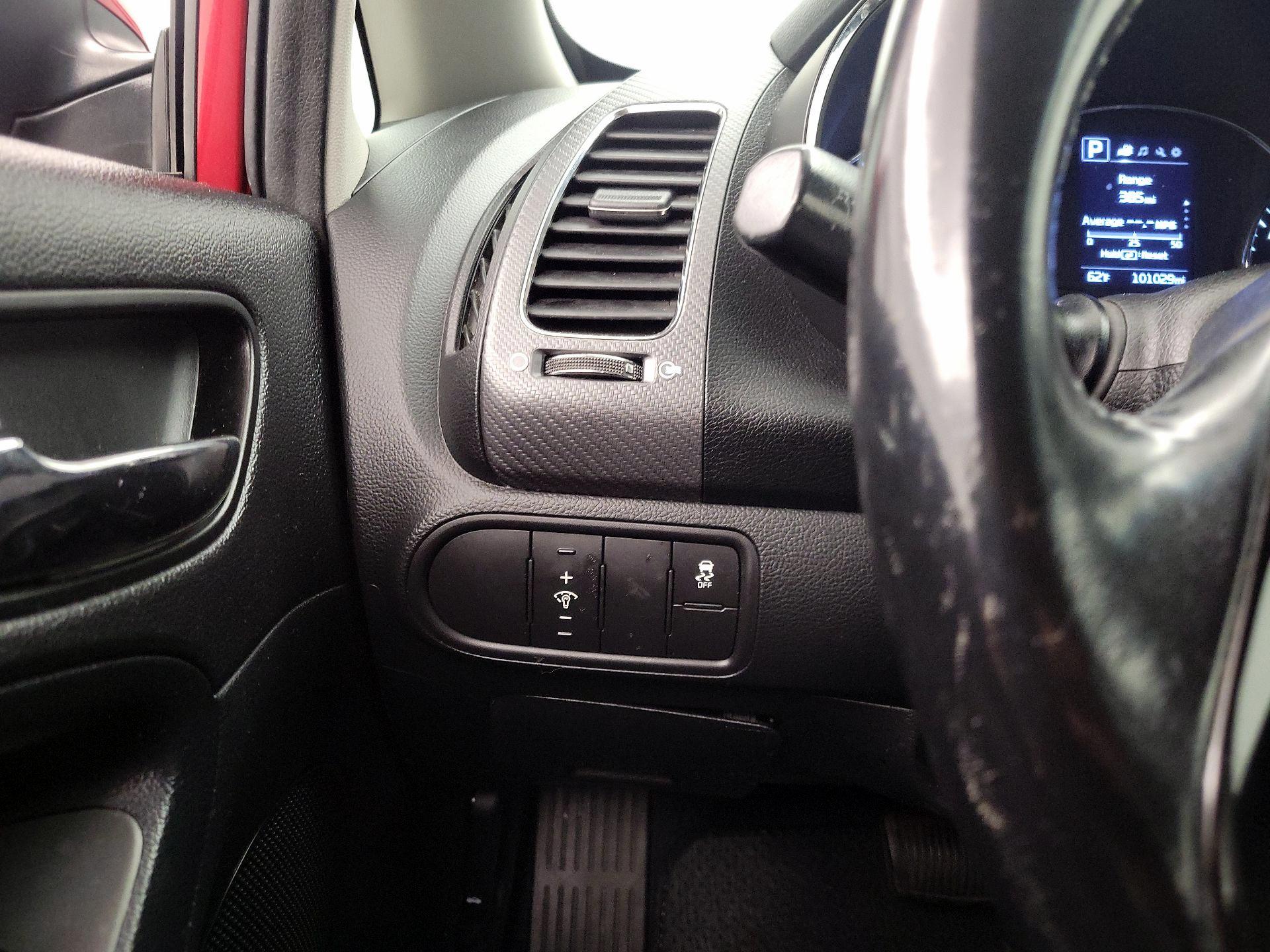 Thumbnail: 2017 Kia Forte - 13