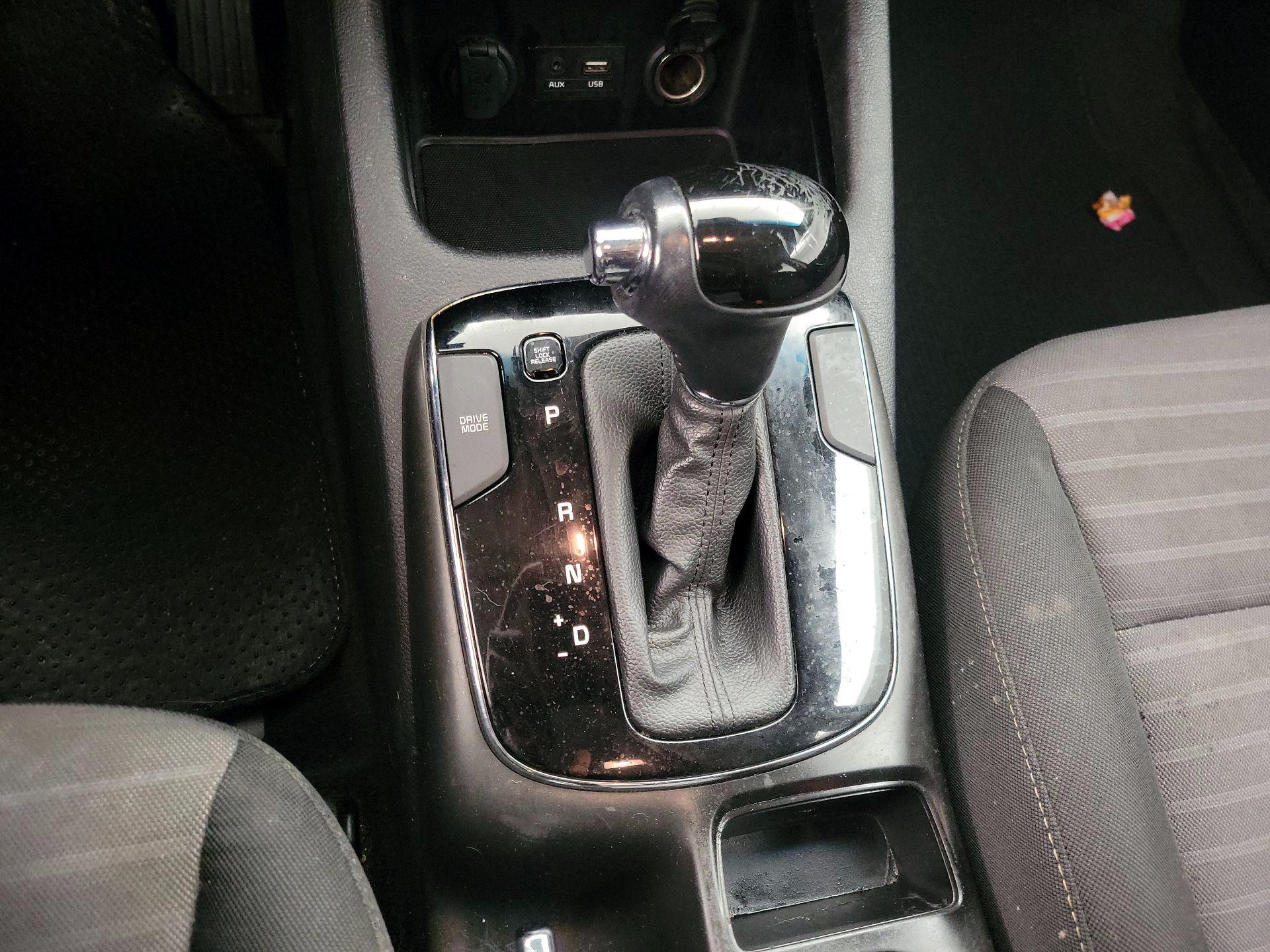 Thumbnail: 2017 Kia Forte - 17