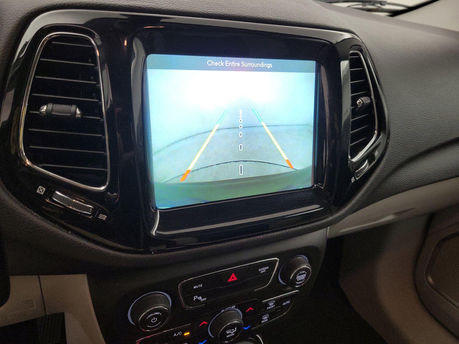 Thumbnail: 2018 Jeep Compass - 14