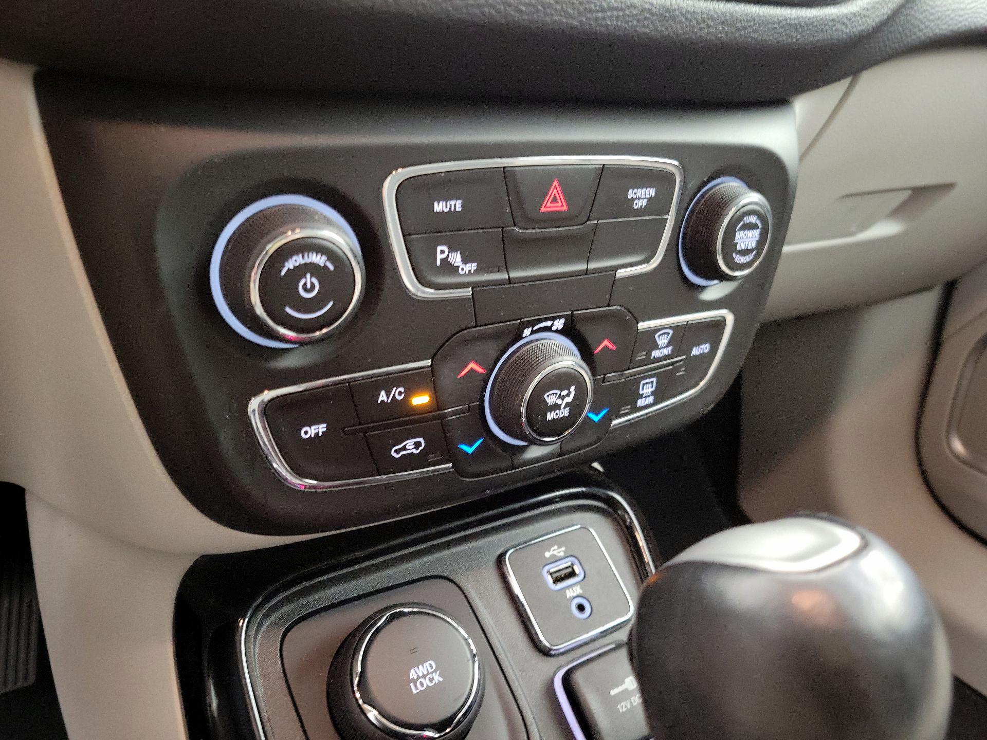 Thumbnail: 2018 Jeep Compass - 16