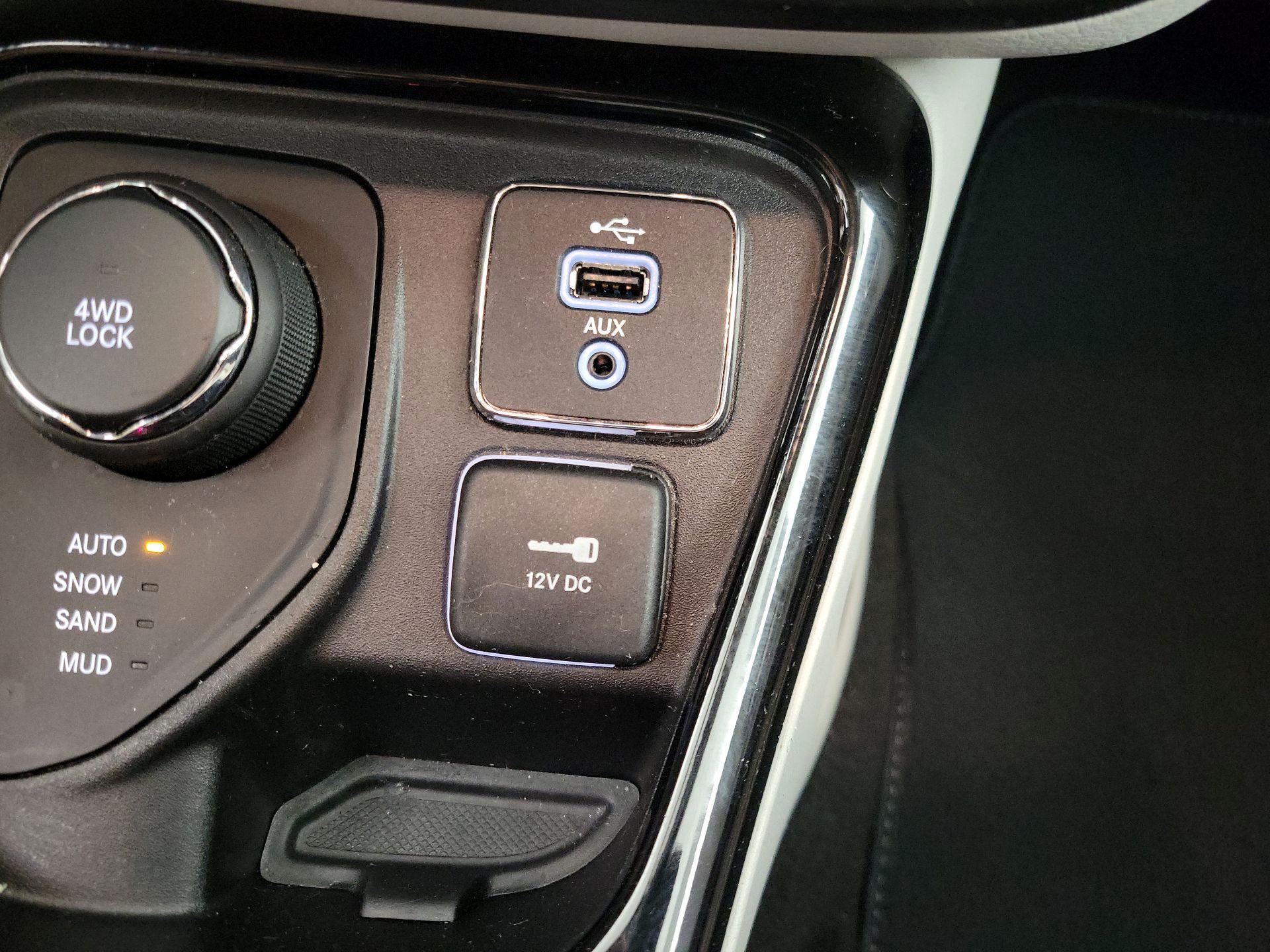 Thumbnail: 2018 Jeep Compass - 18