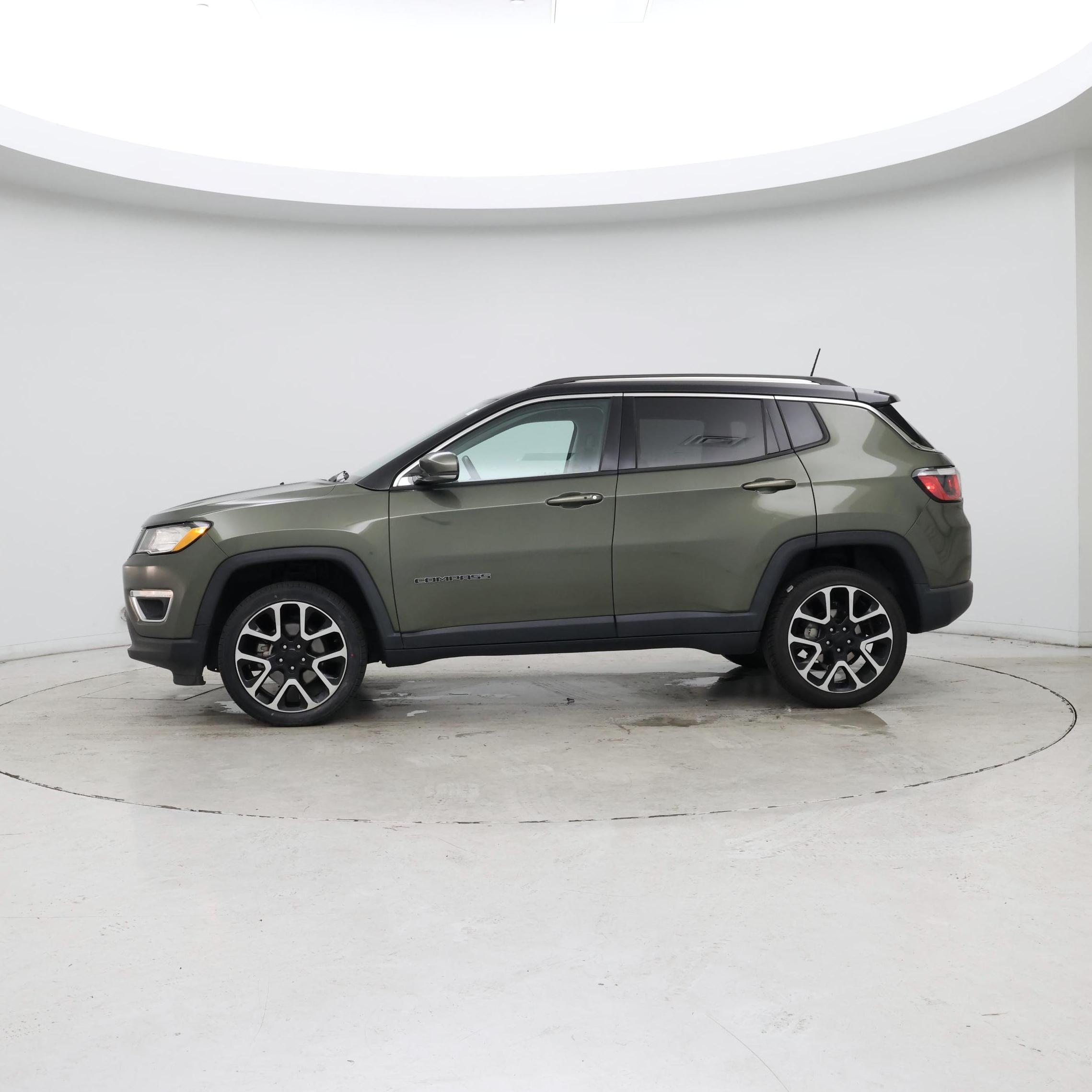 Thumbnail: 2018 Jeep Compass - 3