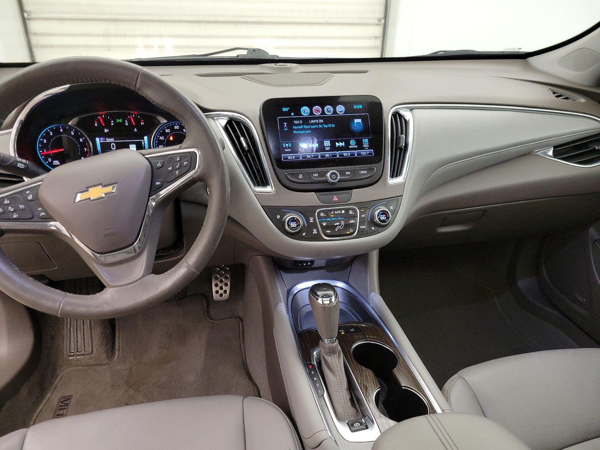 Thumbnail: 2017 Chevrolet Malibu - 9