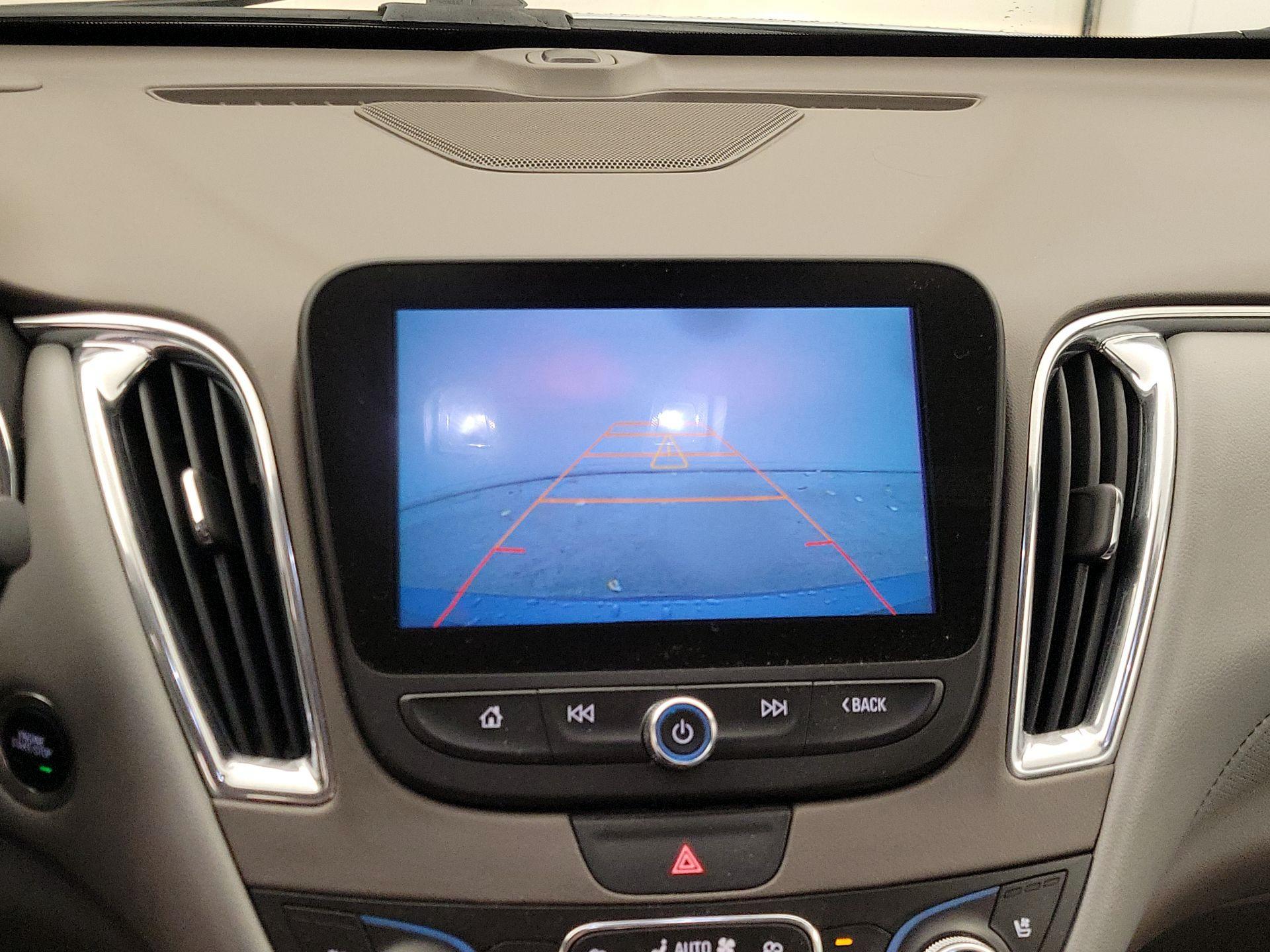 Thumbnail: 2017 Chevrolet Malibu - 14