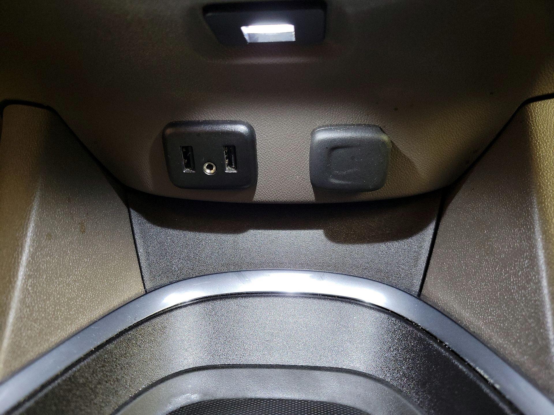 Thumbnail: 2017 Chevrolet Malibu - 18