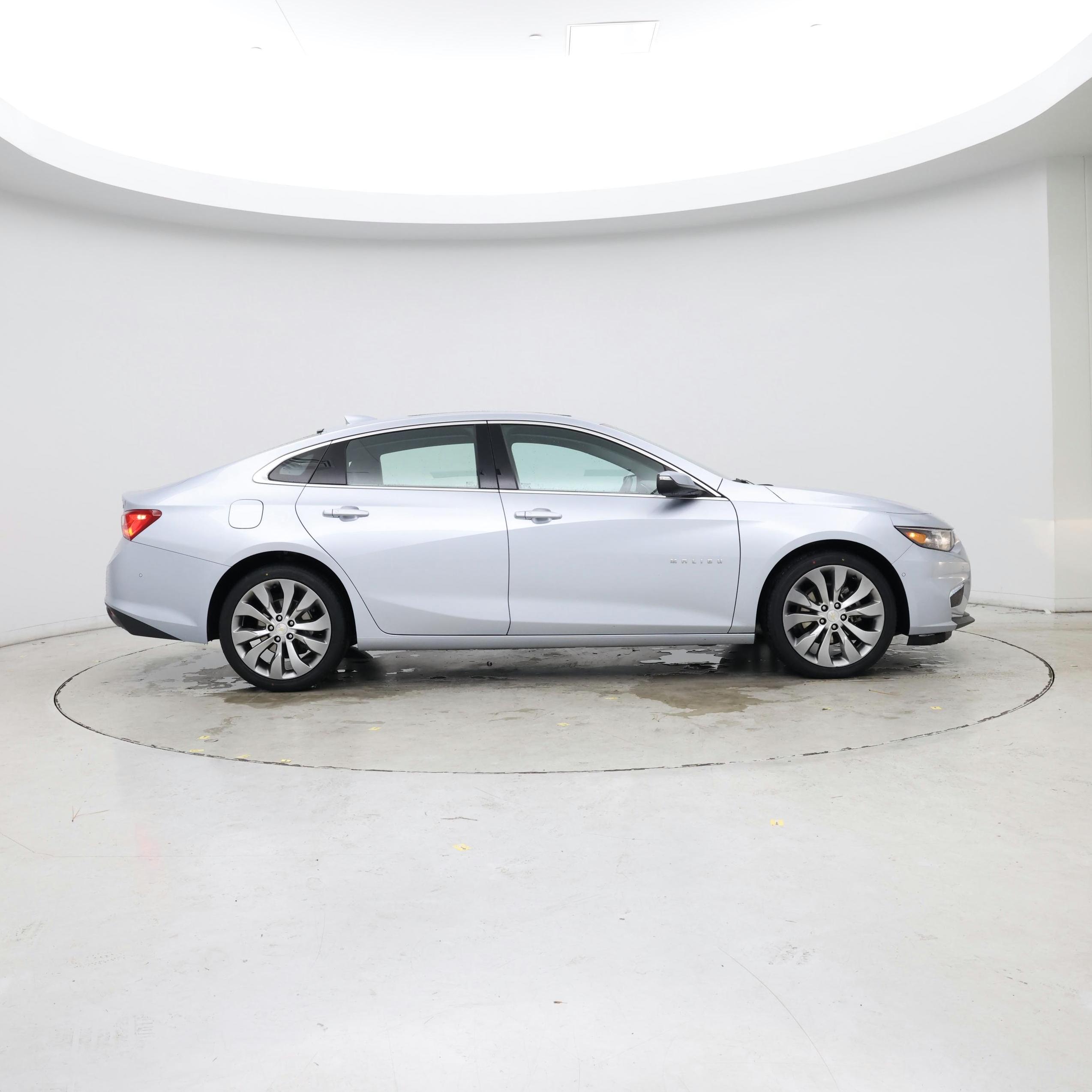 Thumbnail: 2017 Chevrolet Malibu - 7