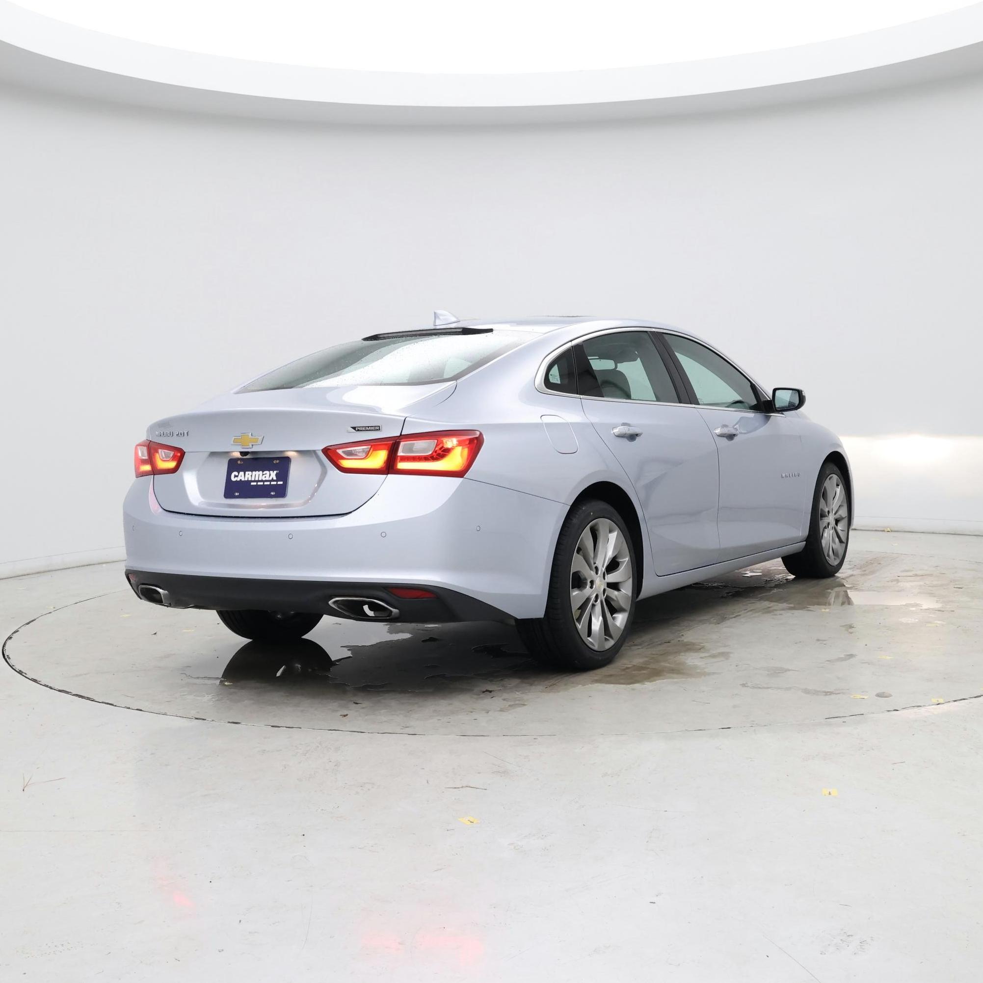 Thumbnail: 2017 Chevrolet Malibu - 8