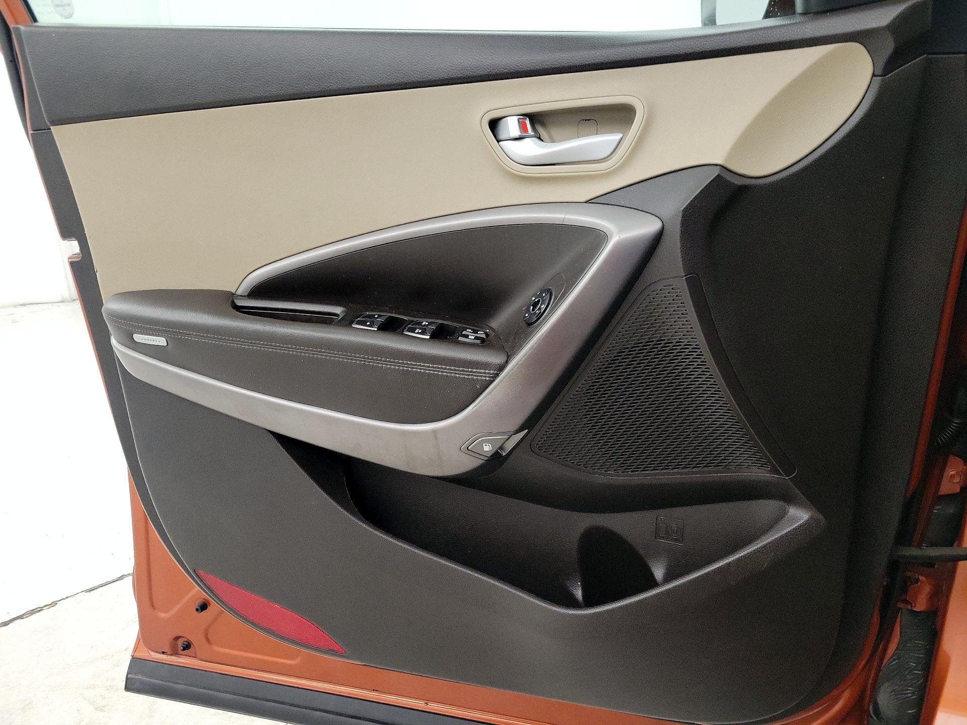 Thumbnail: 2016 Hyundai Santa Fe - 12