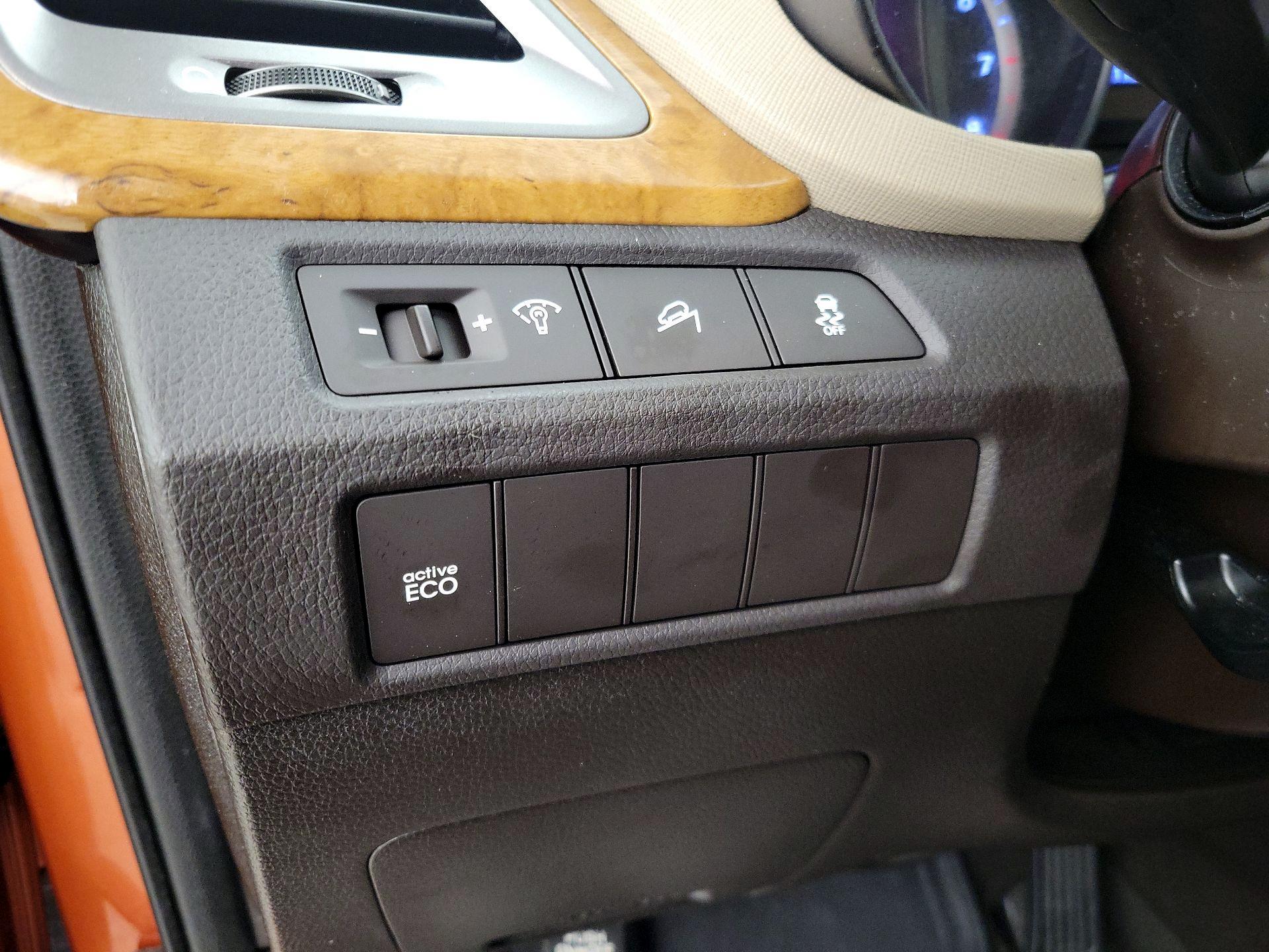 Thumbnail: 2016 Hyundai Santa Fe - 13