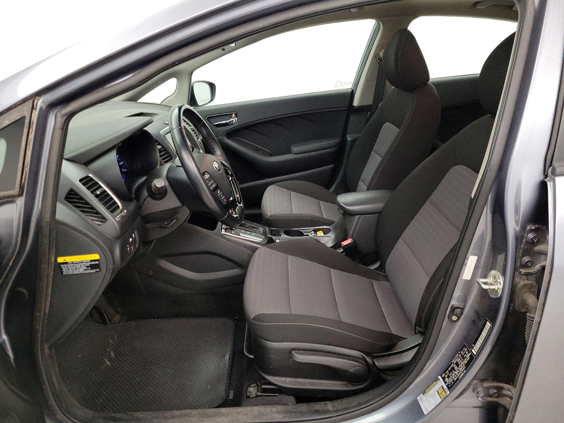 Thumbnail: 2018 Kia Forte - 11