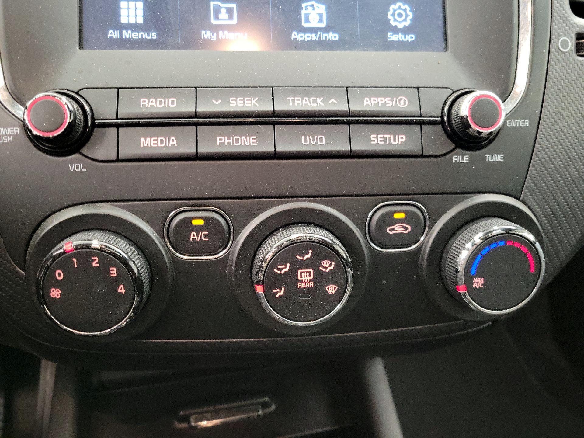 Thumbnail: 2018 Kia Forte - 16