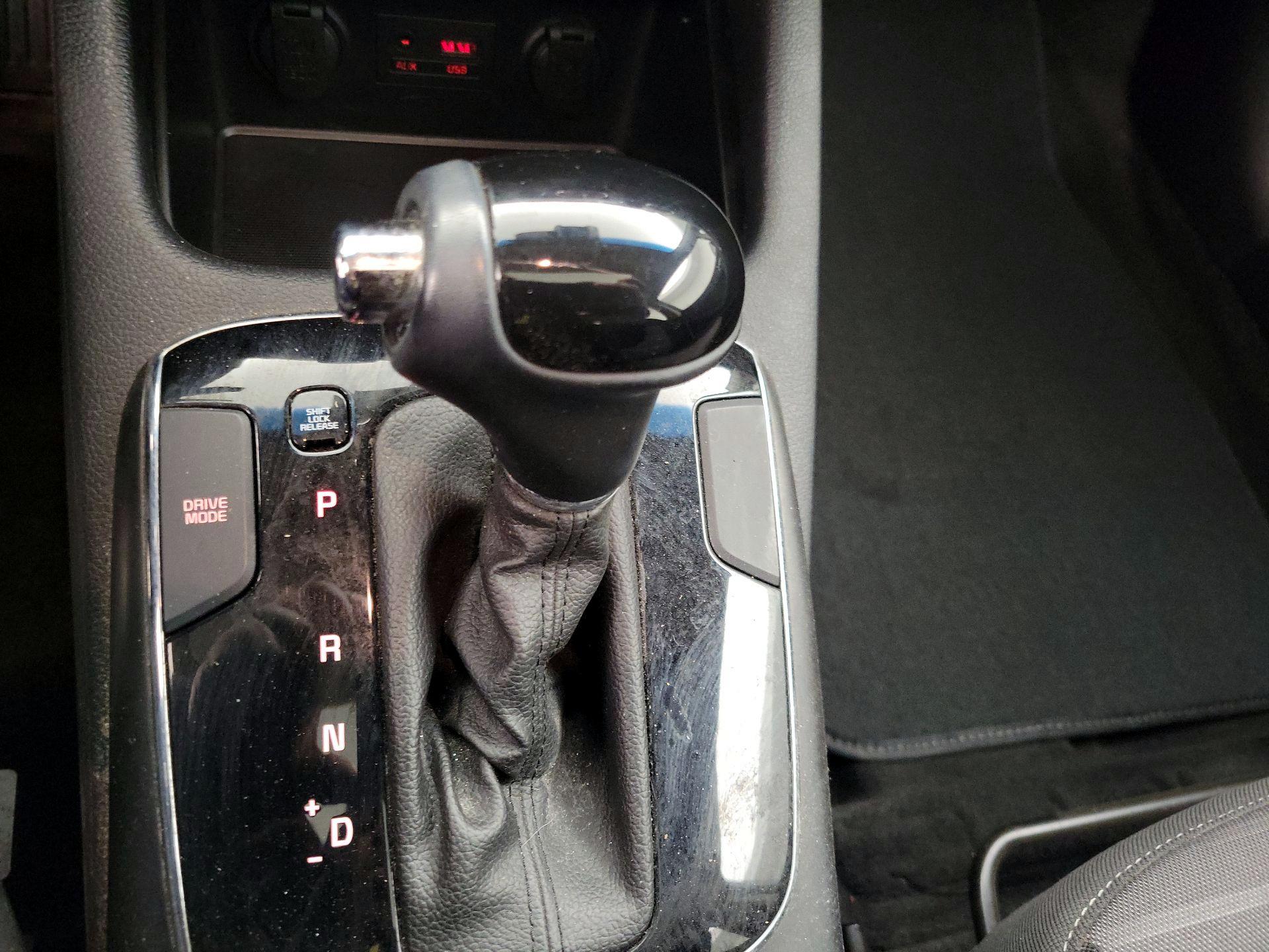 Thumbnail: 2018 Kia Forte - 17