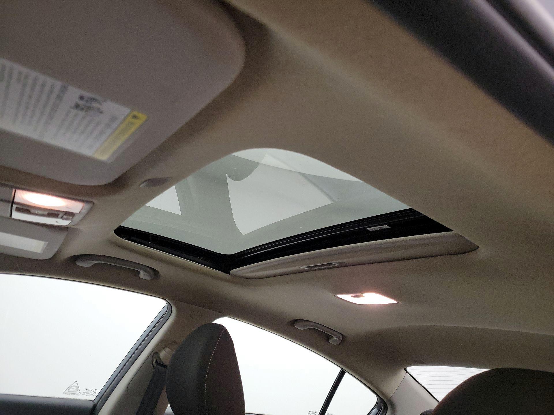 Thumbnail: 2018 Kia Forte - 19