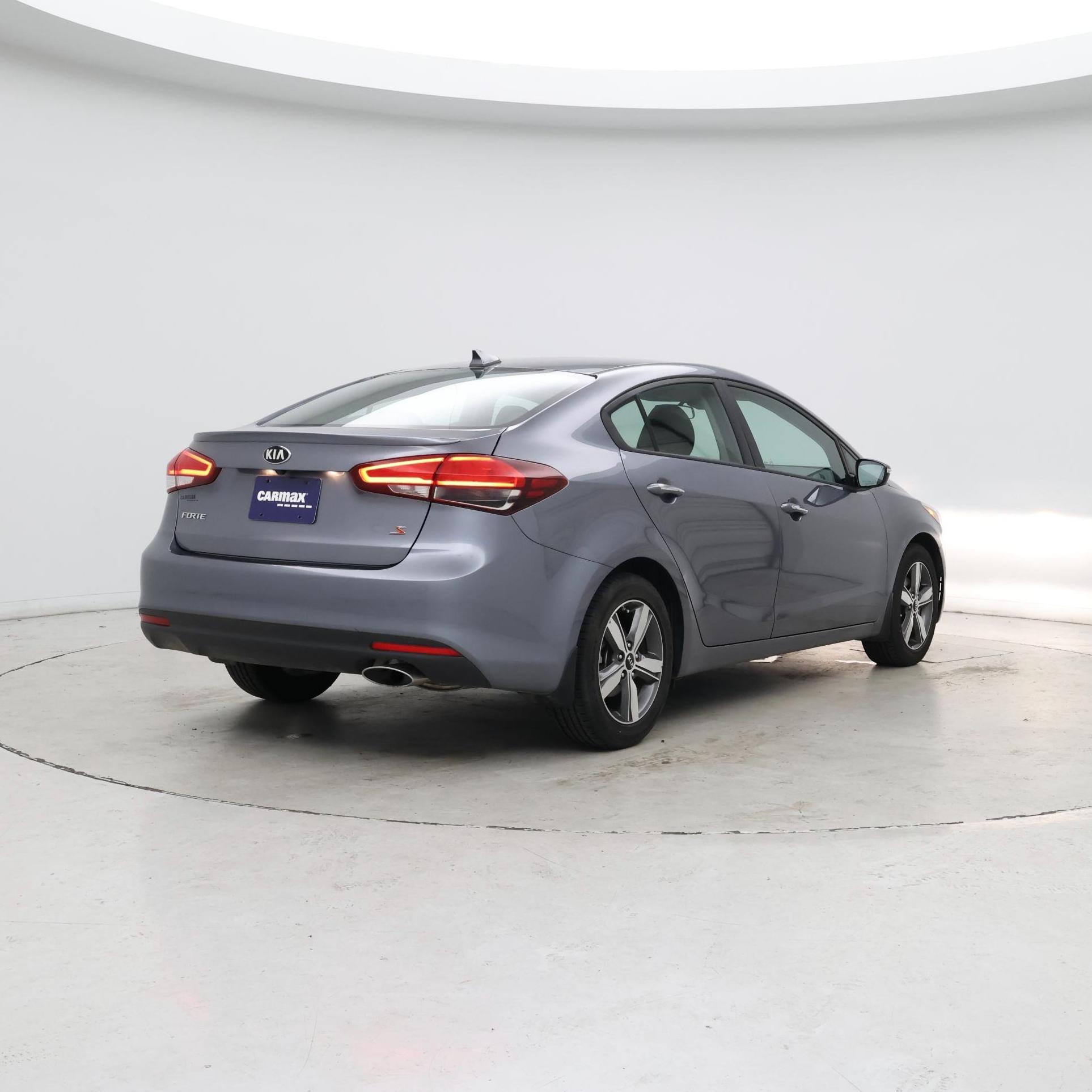 Thumbnail: 2018 Kia Forte - 8