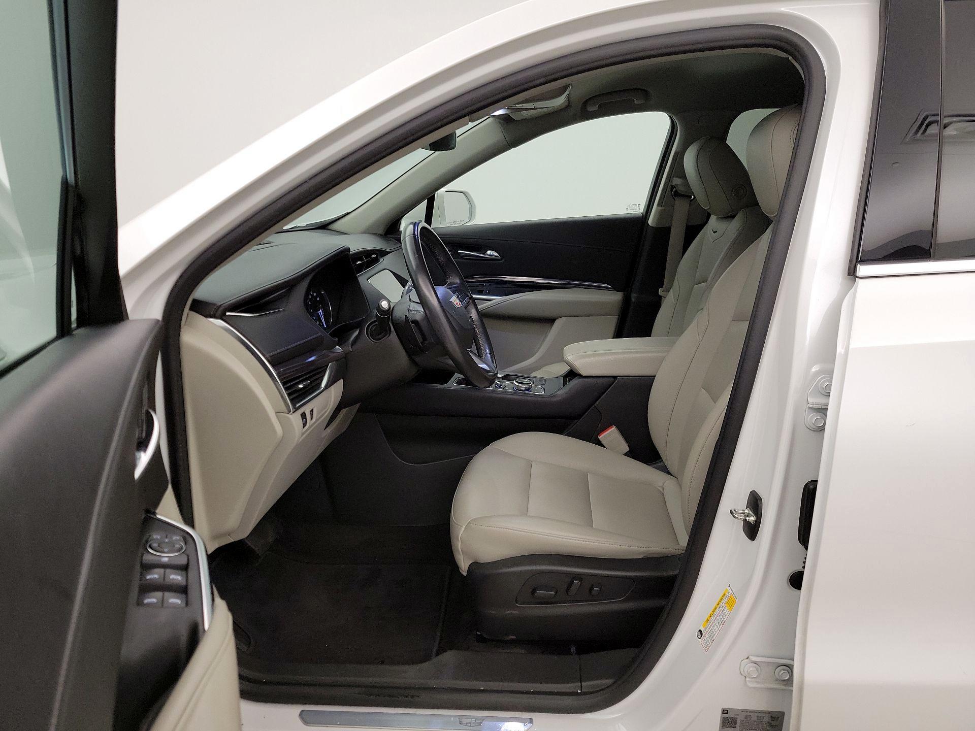 Thumbnail: 2020 Cadillac XT4 - 11