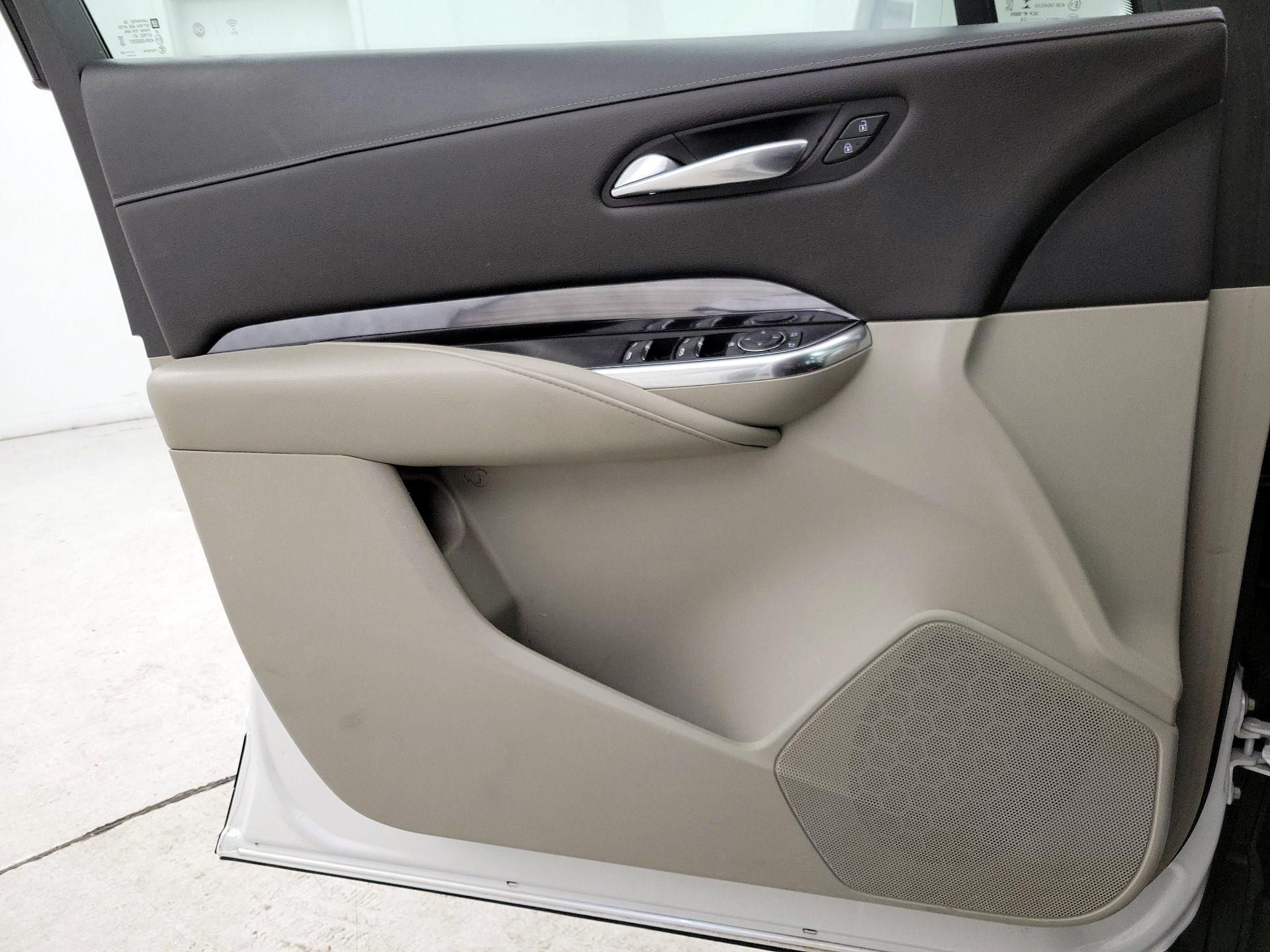 Thumbnail: 2020 Cadillac XT4 - 12