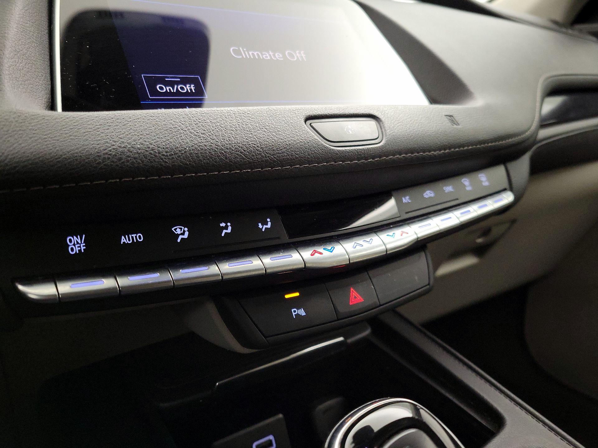 Thumbnail: 2020 Cadillac XT4 - 16