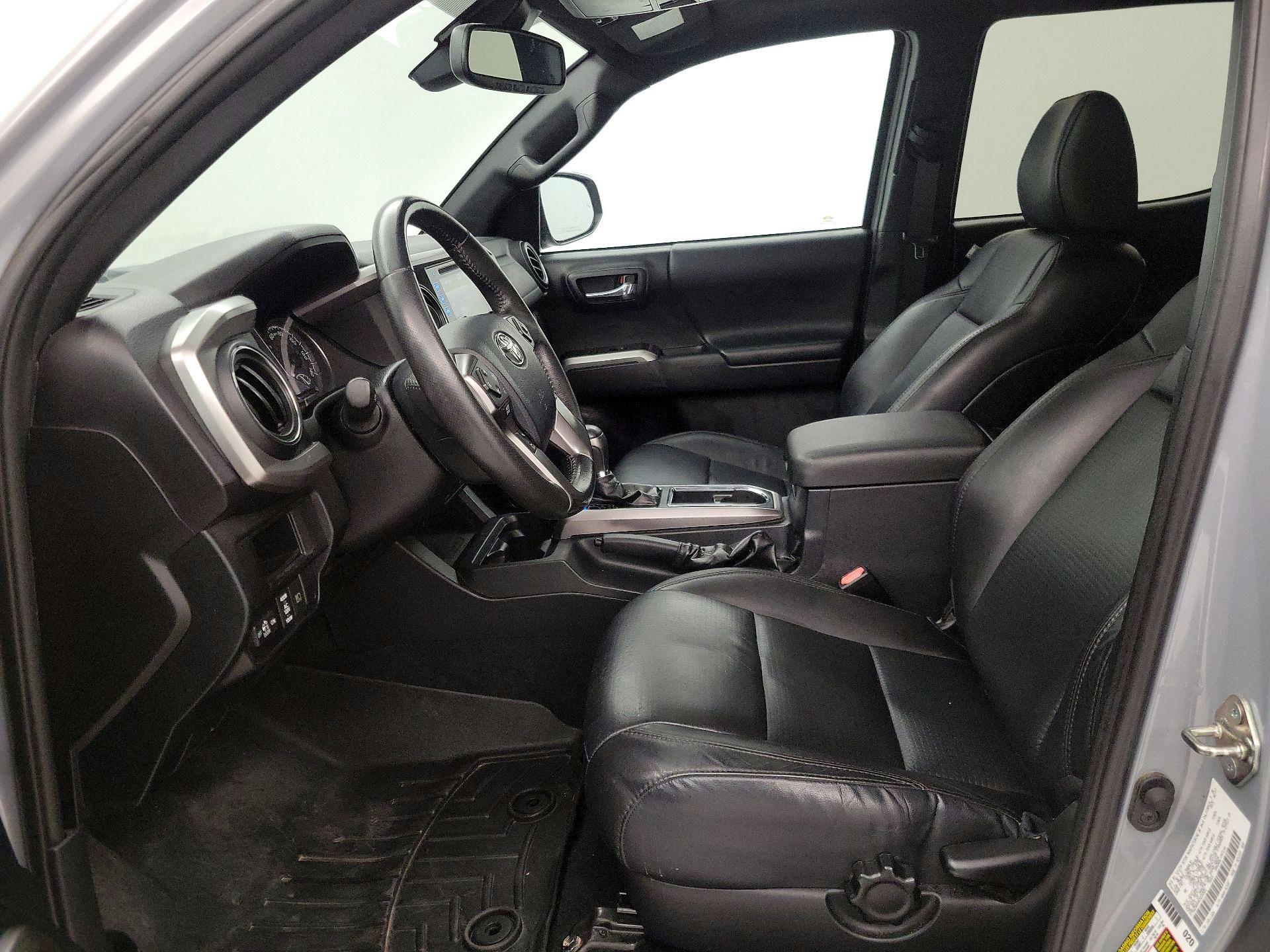 Thumbnail: 2019 Toyota Tacoma - 11