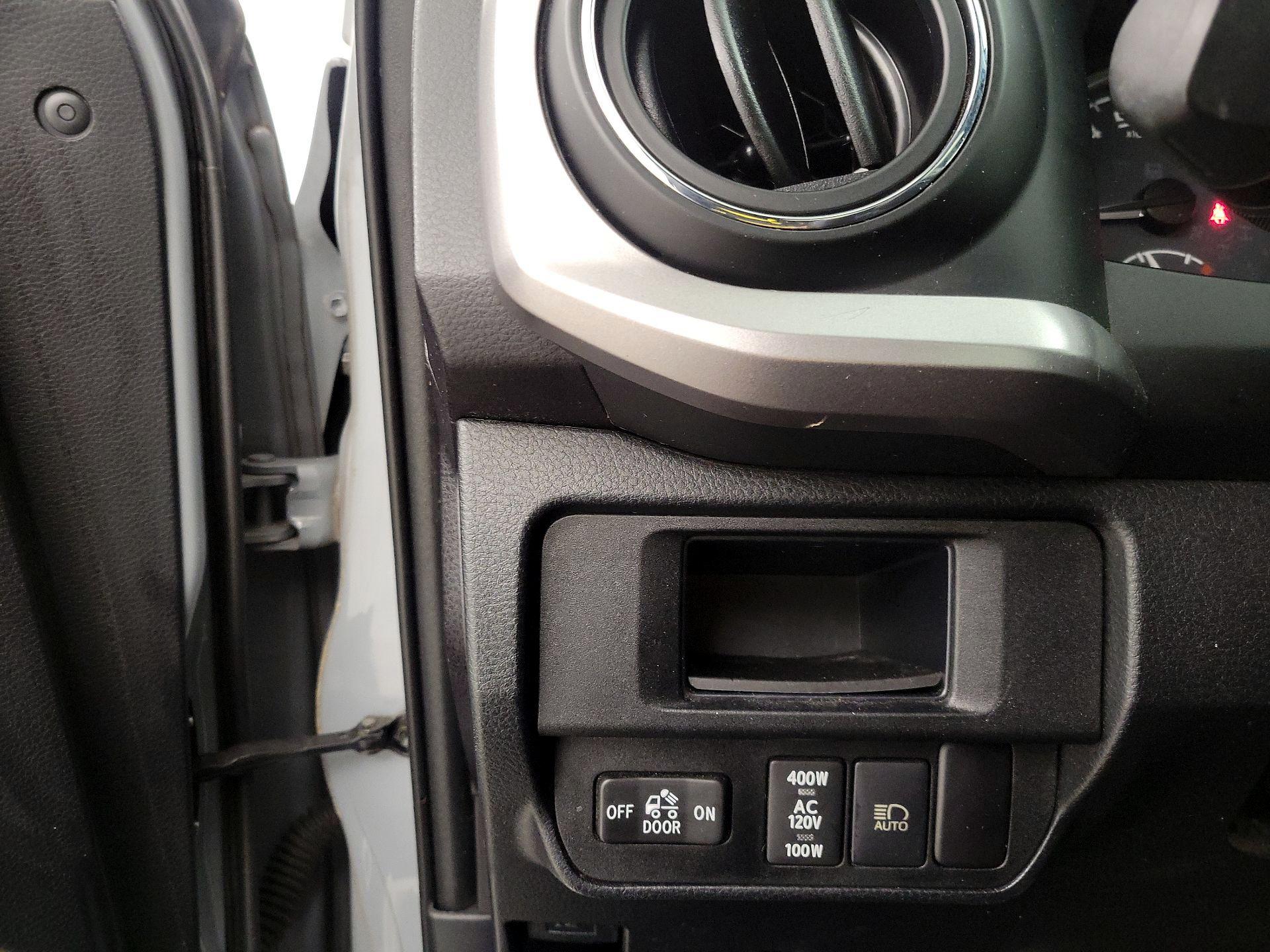 Thumbnail: 2019 Toyota Tacoma - 13