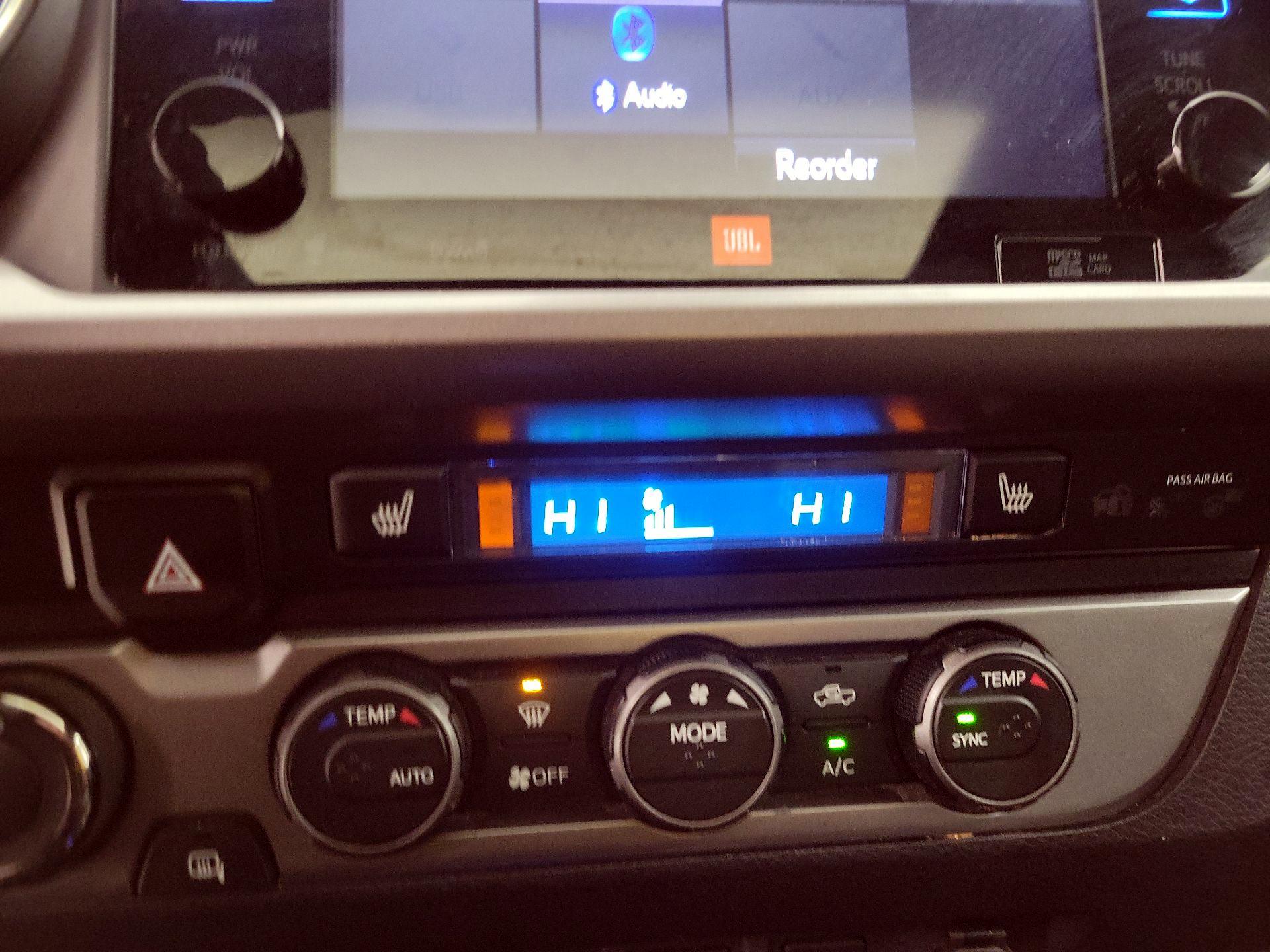 Thumbnail: 2019 Toyota Tacoma - 16