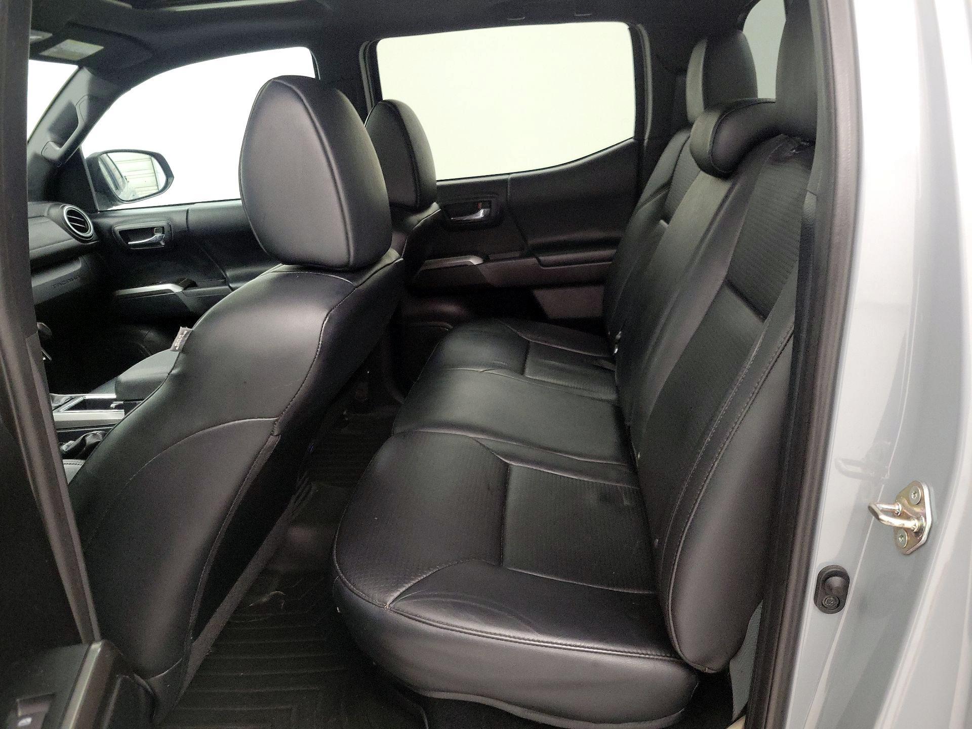 Thumbnail: 2019 Toyota Tacoma - 19