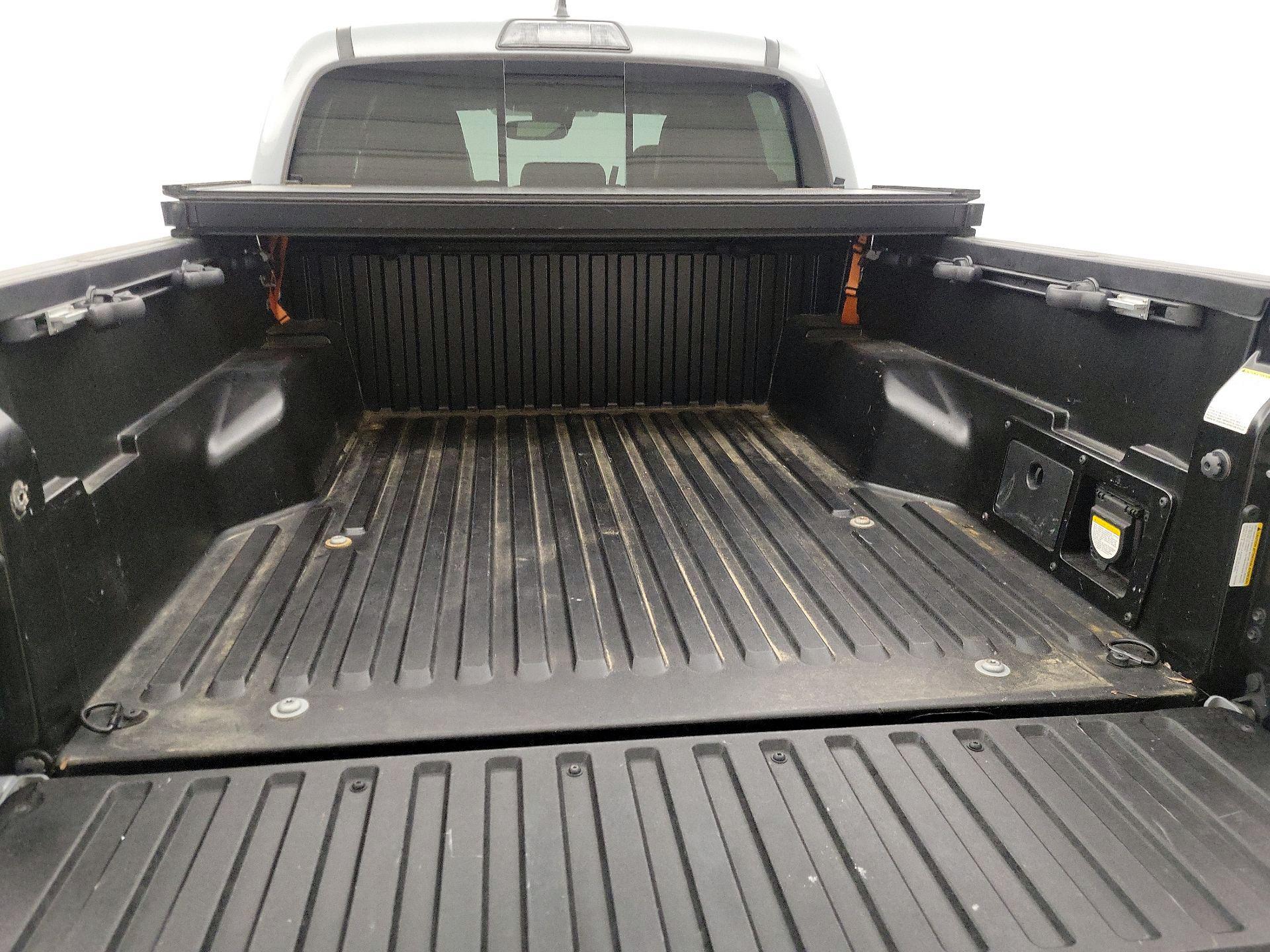 Thumbnail: 2019 Toyota Tacoma - 20