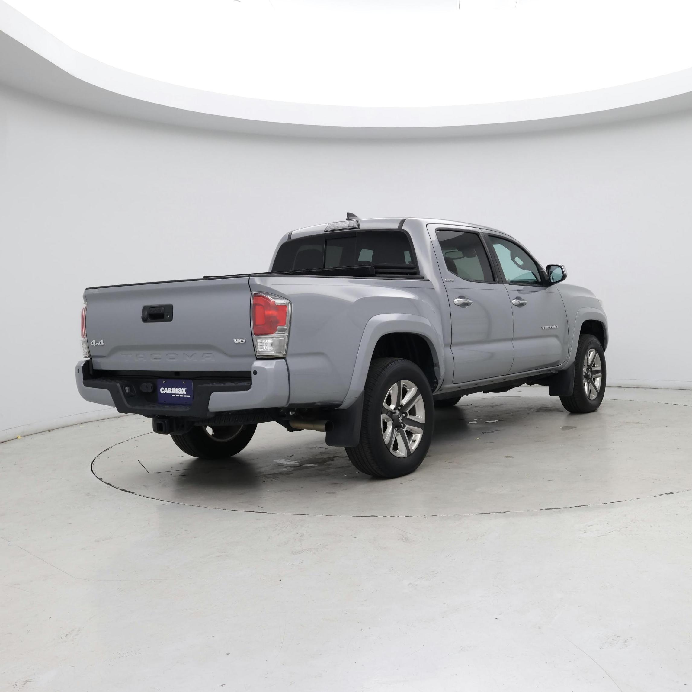 Thumbnail: 2019 Toyota Tacoma - 8