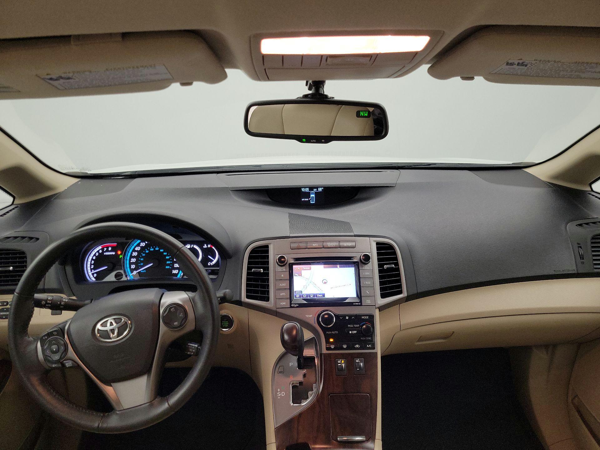 Thumbnail: 2015 Toyota Venza - 9