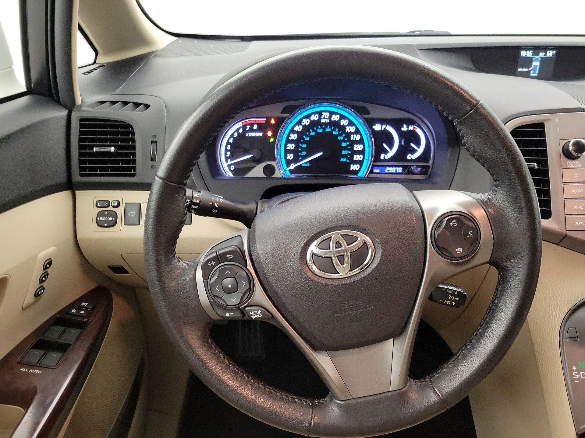 Thumbnail: 2015 Toyota Venza - 10