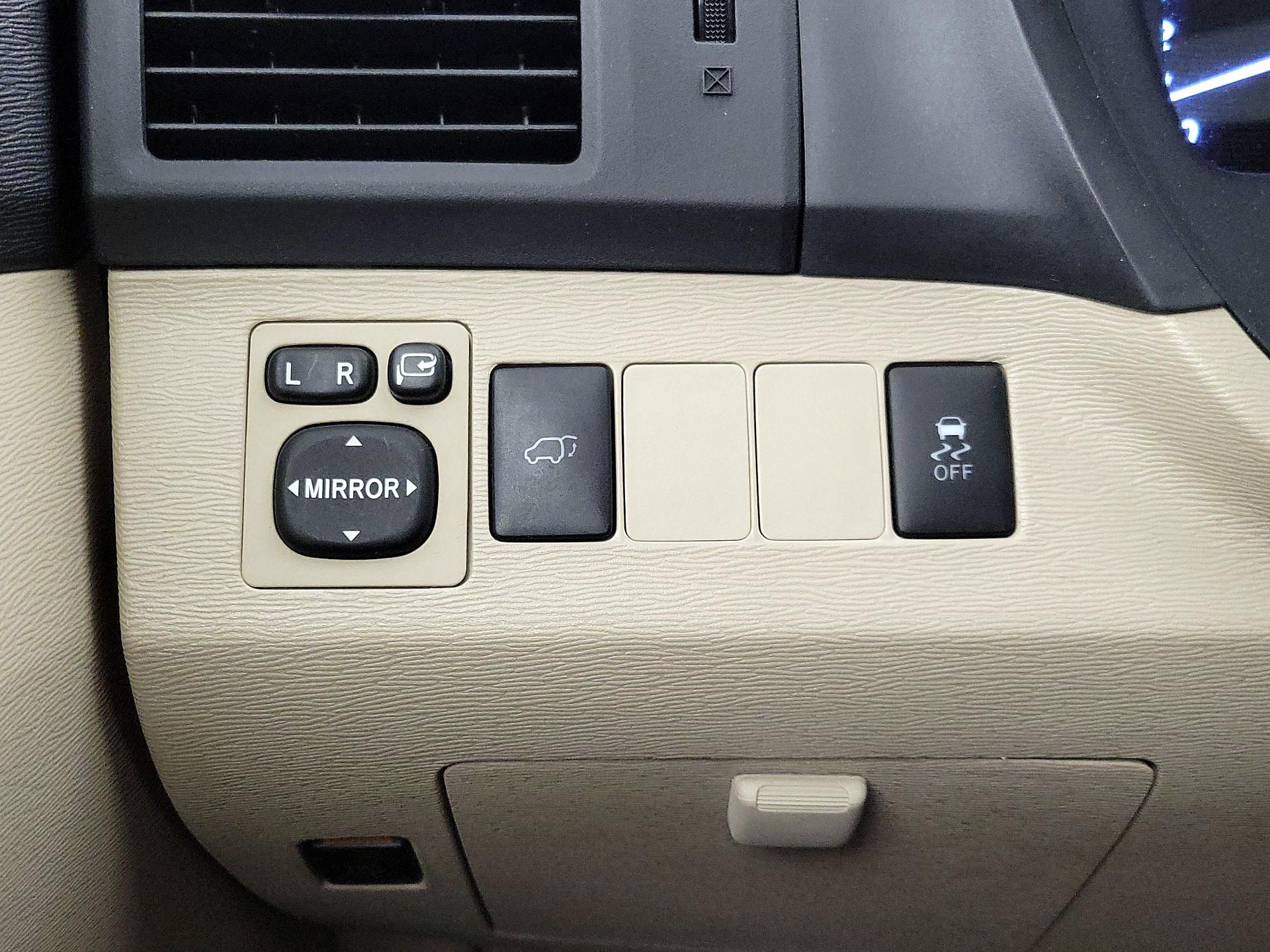 Thumbnail: 2015 Toyota Venza - 13