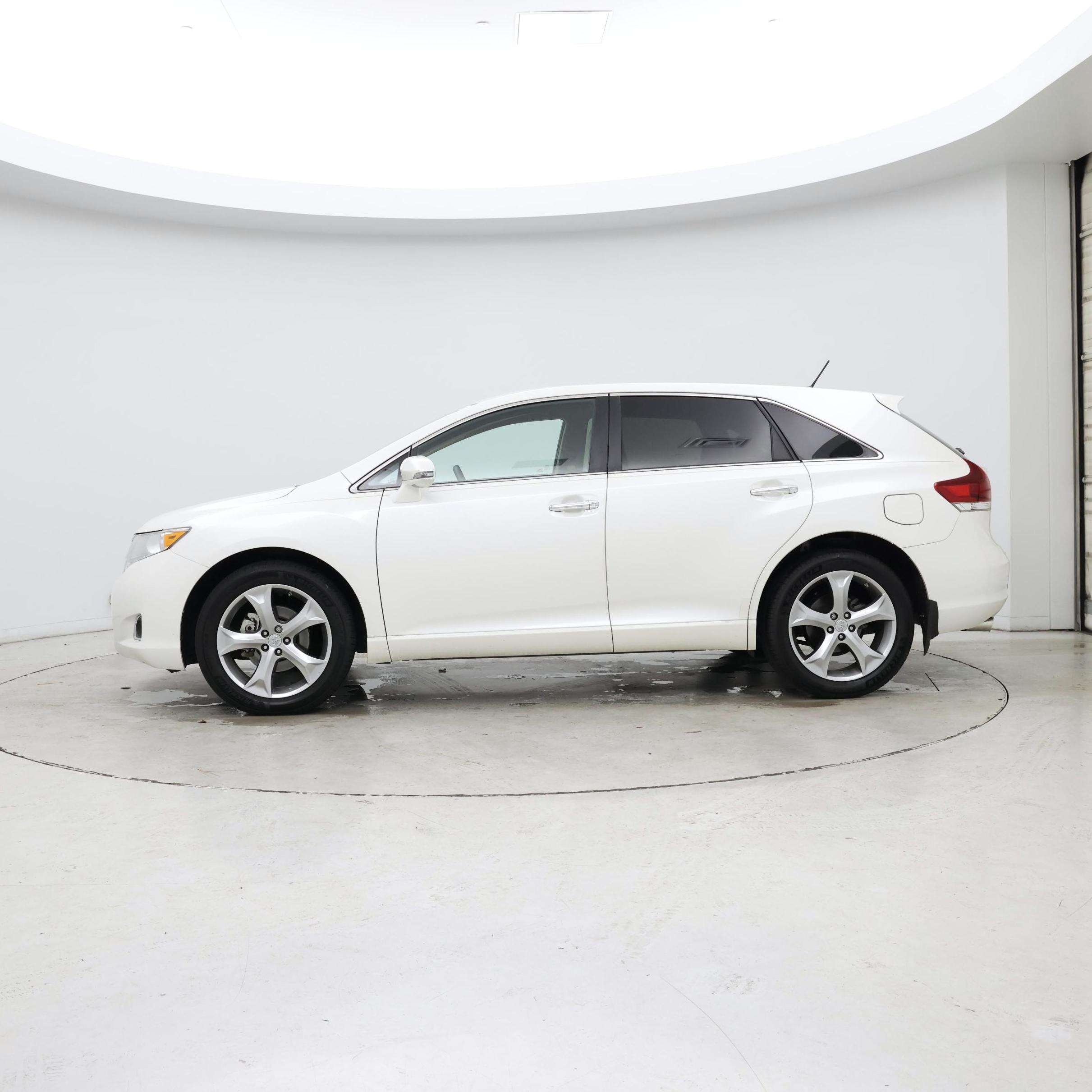 Thumbnail: 2015 Toyota Venza - 3
