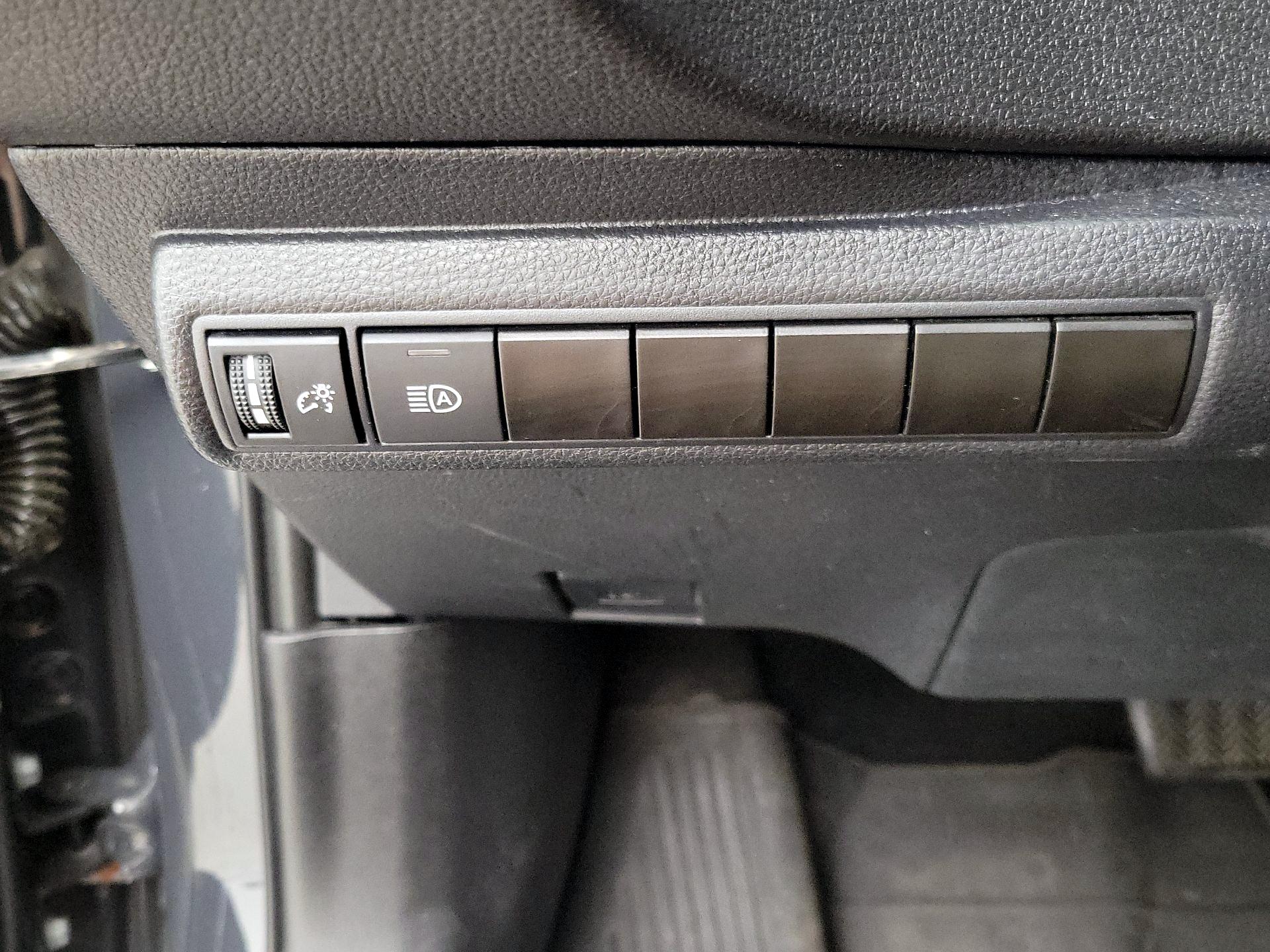 Thumbnail: 2024 Toyota Corolla - 13