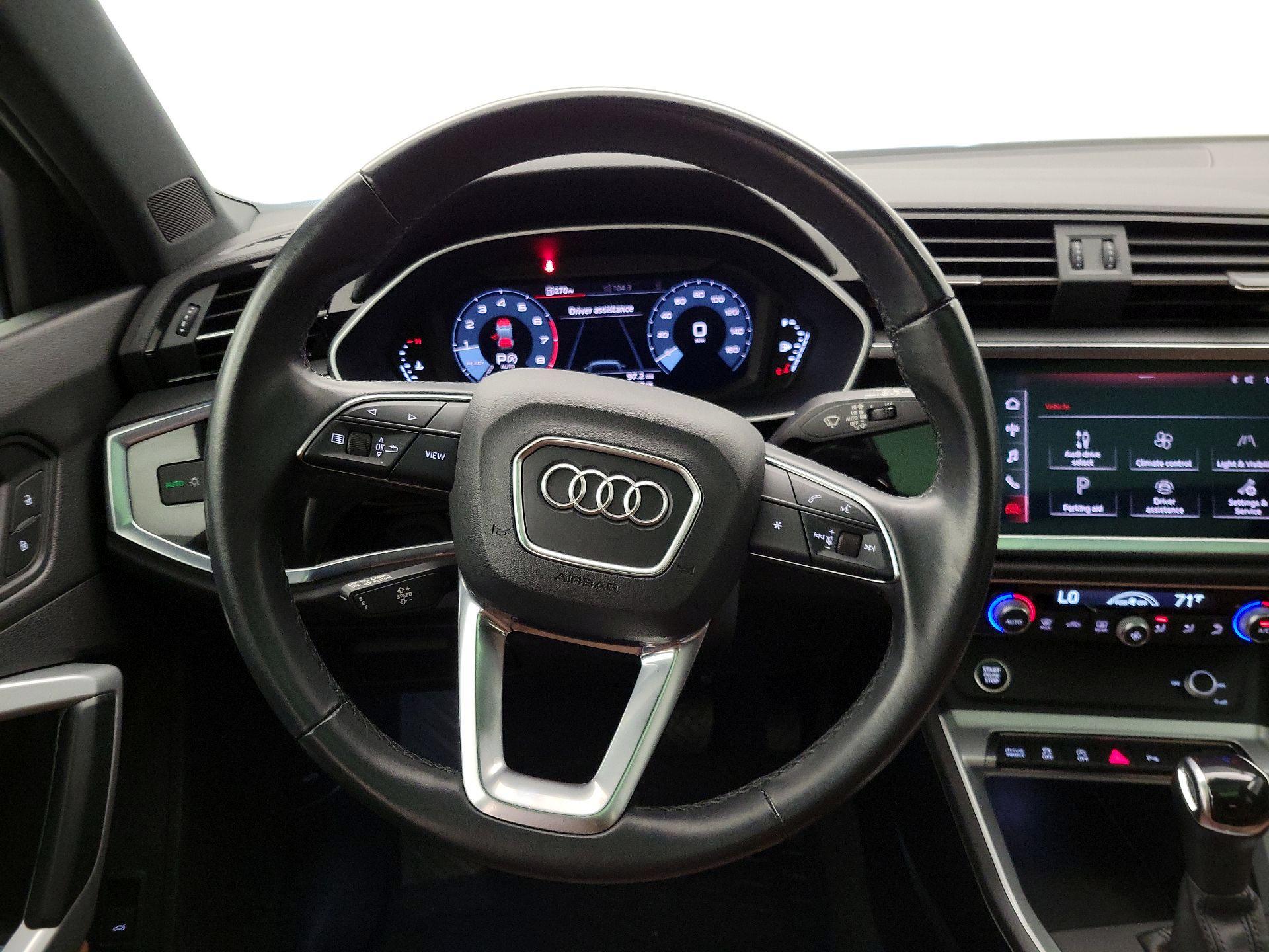 Thumbnail: 2021 Audi Q3 - 10