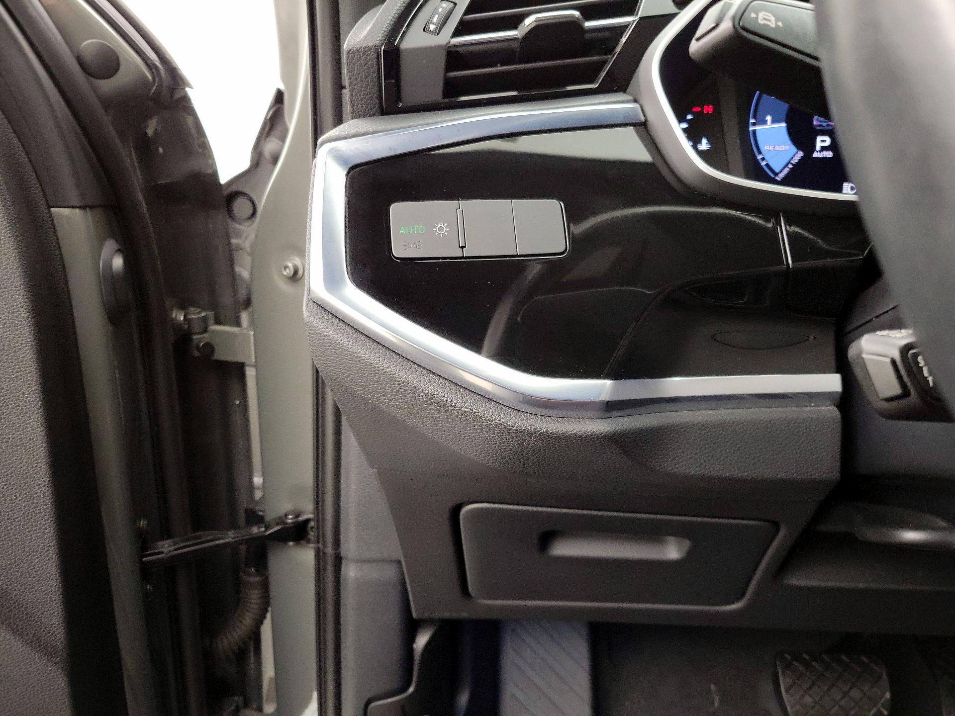 Thumbnail: 2021 Audi Q3 - 13