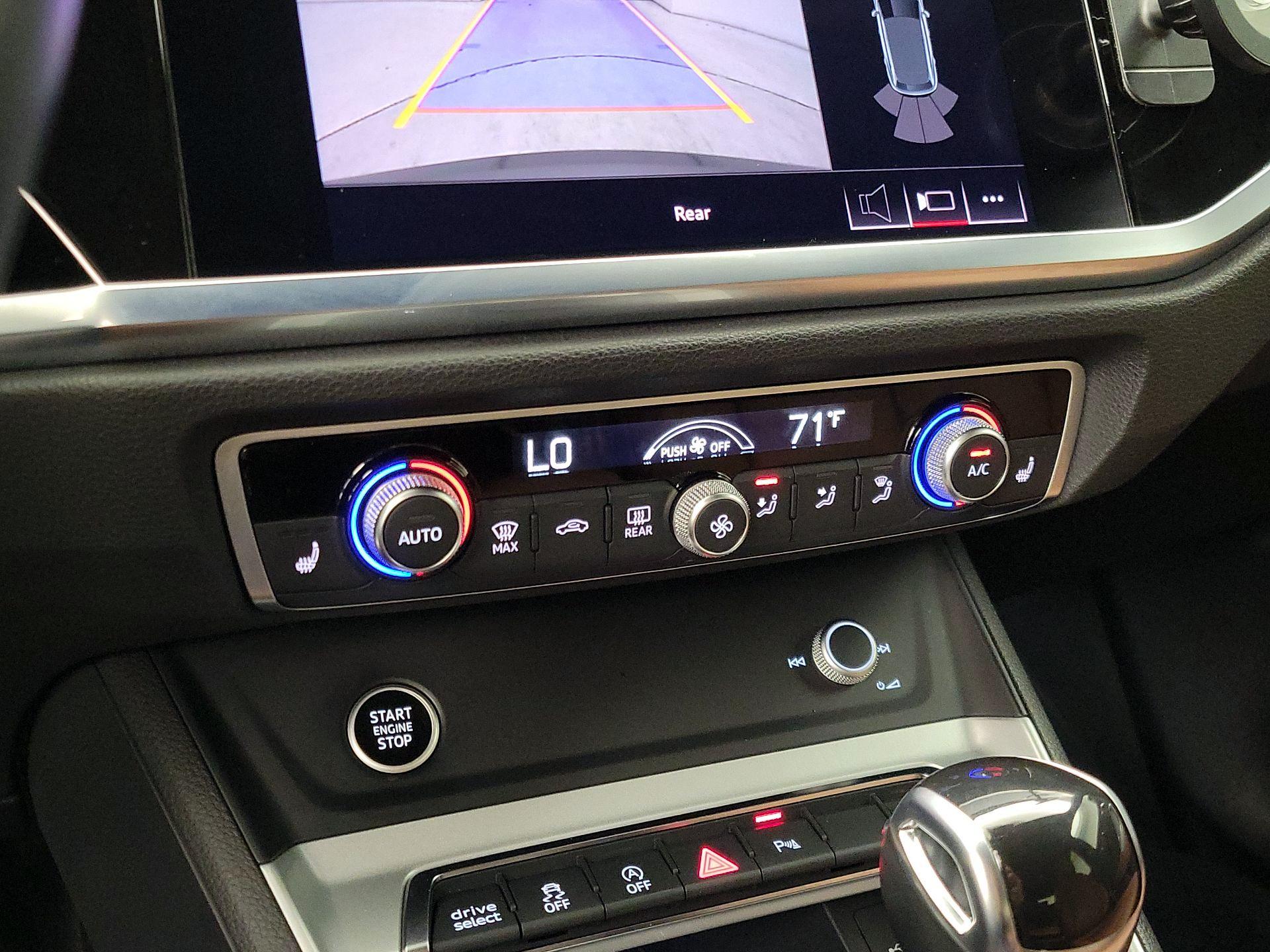 Thumbnail: 2021 Audi Q3 - 16