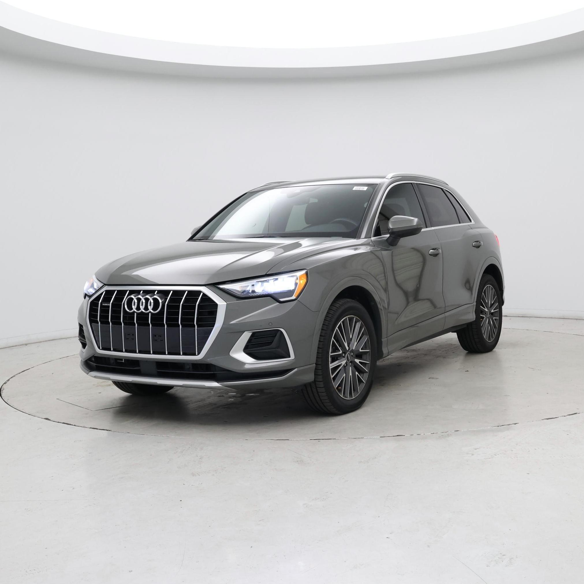 Thumbnail: 2021 Audi Q3 - 4