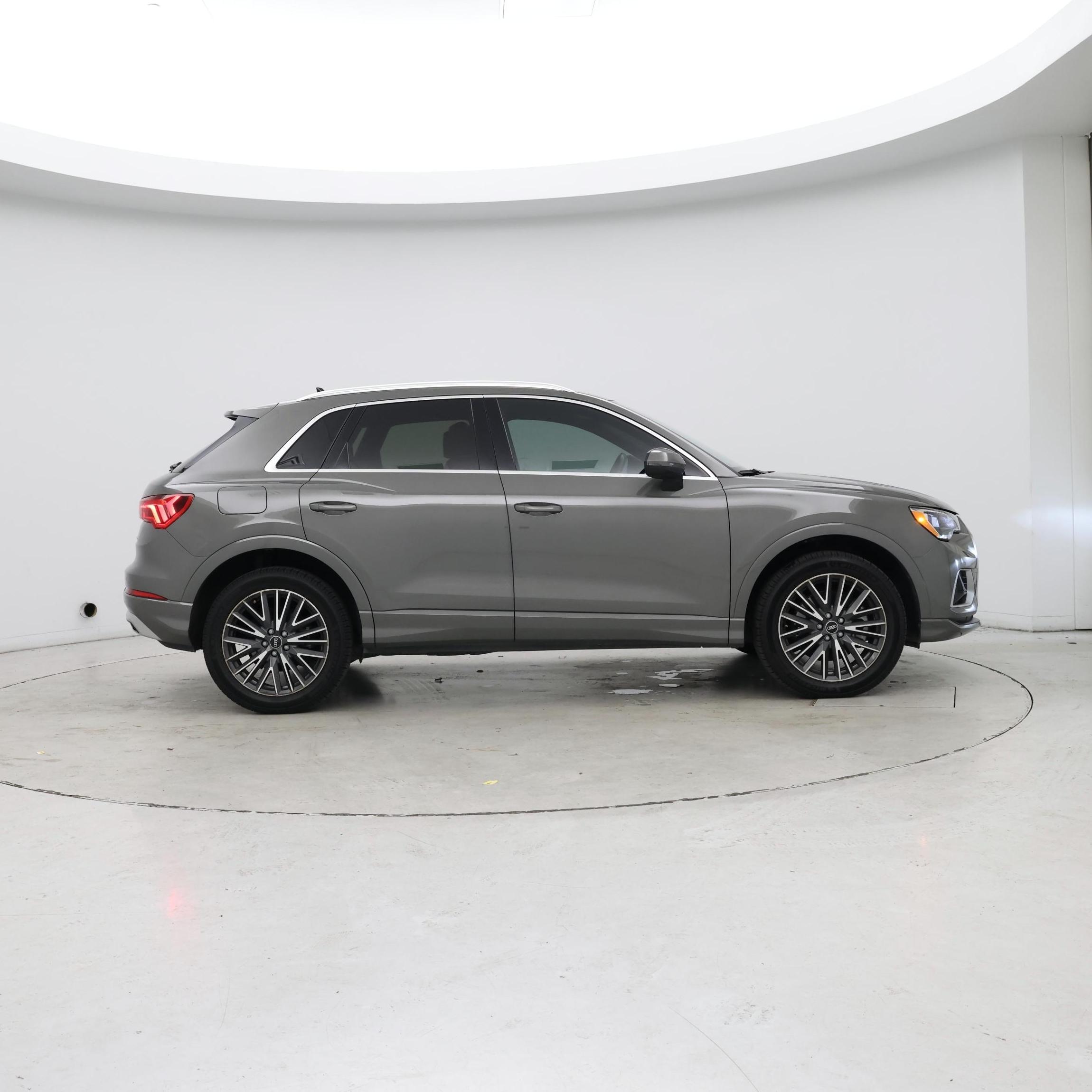 Thumbnail: 2021 Audi Q3 - 7